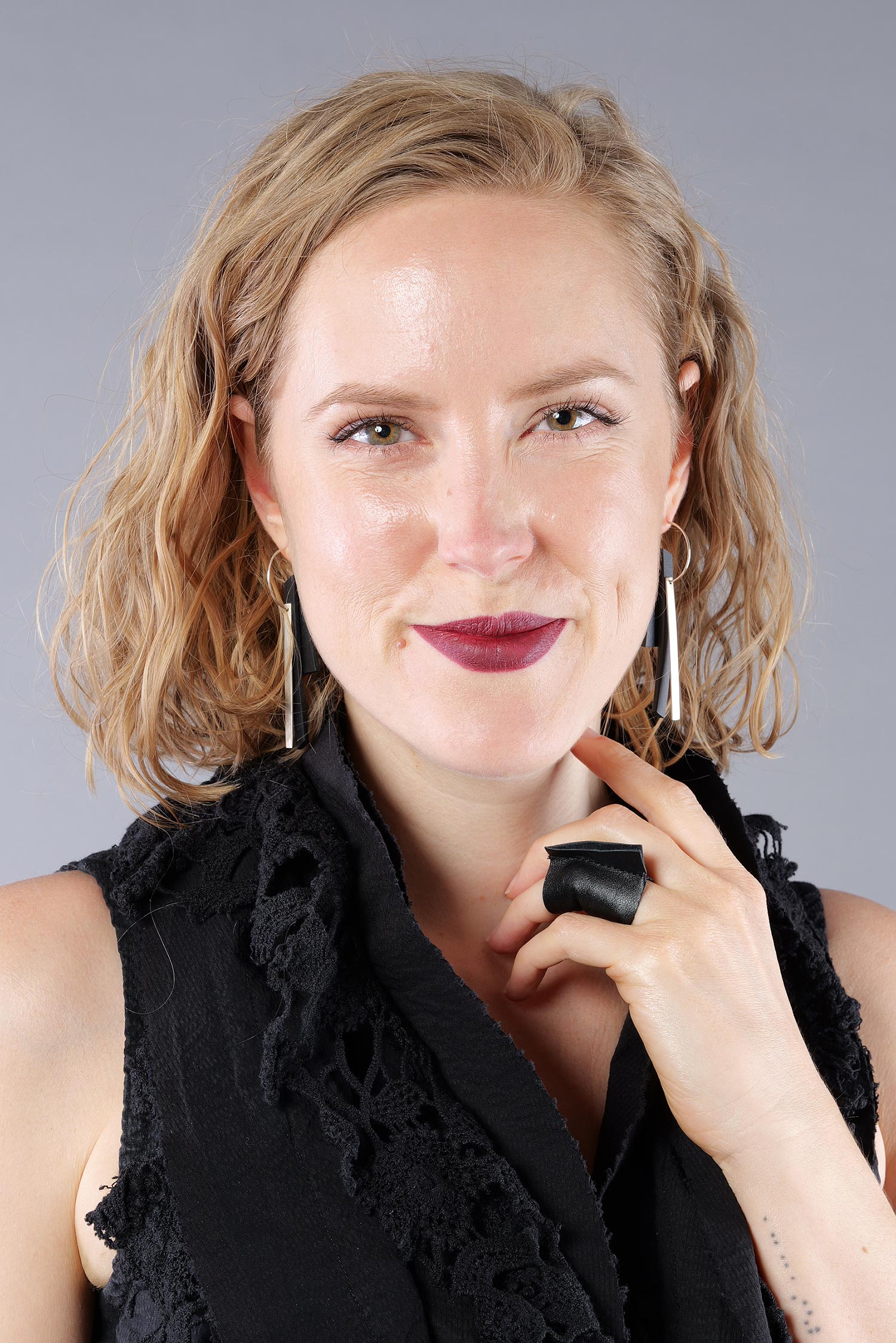 Changeable earrings - Liberta Bar L_Hoop Earrings - Black / Silver