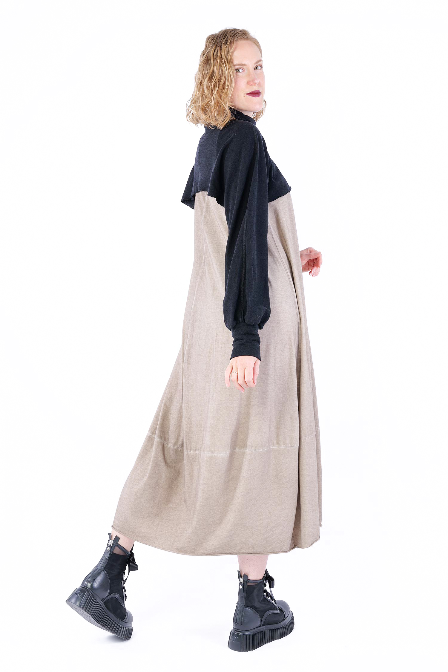 short Merino pullover - Black - 1041