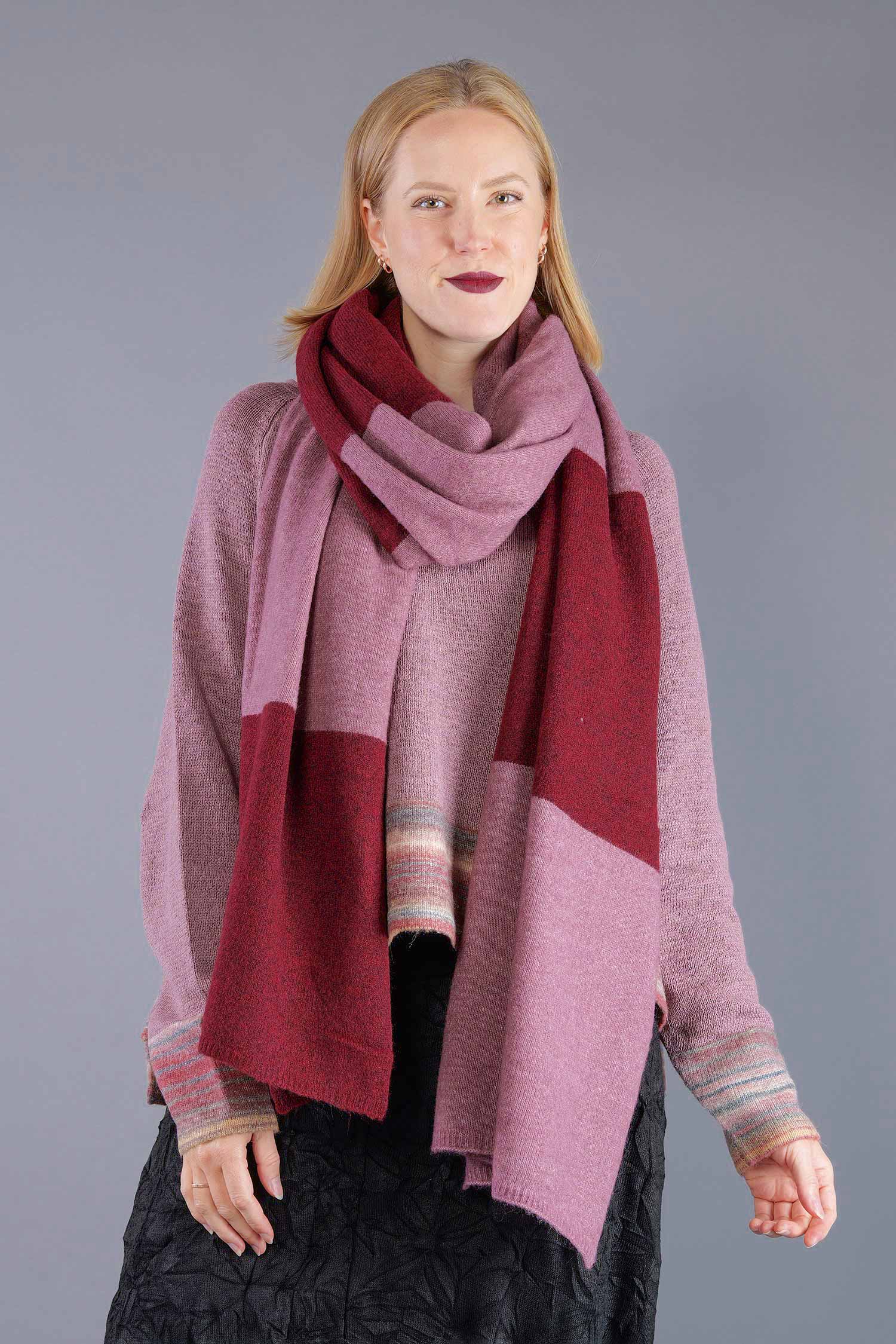 Knitted scarf - Lava crystal - 2263487705