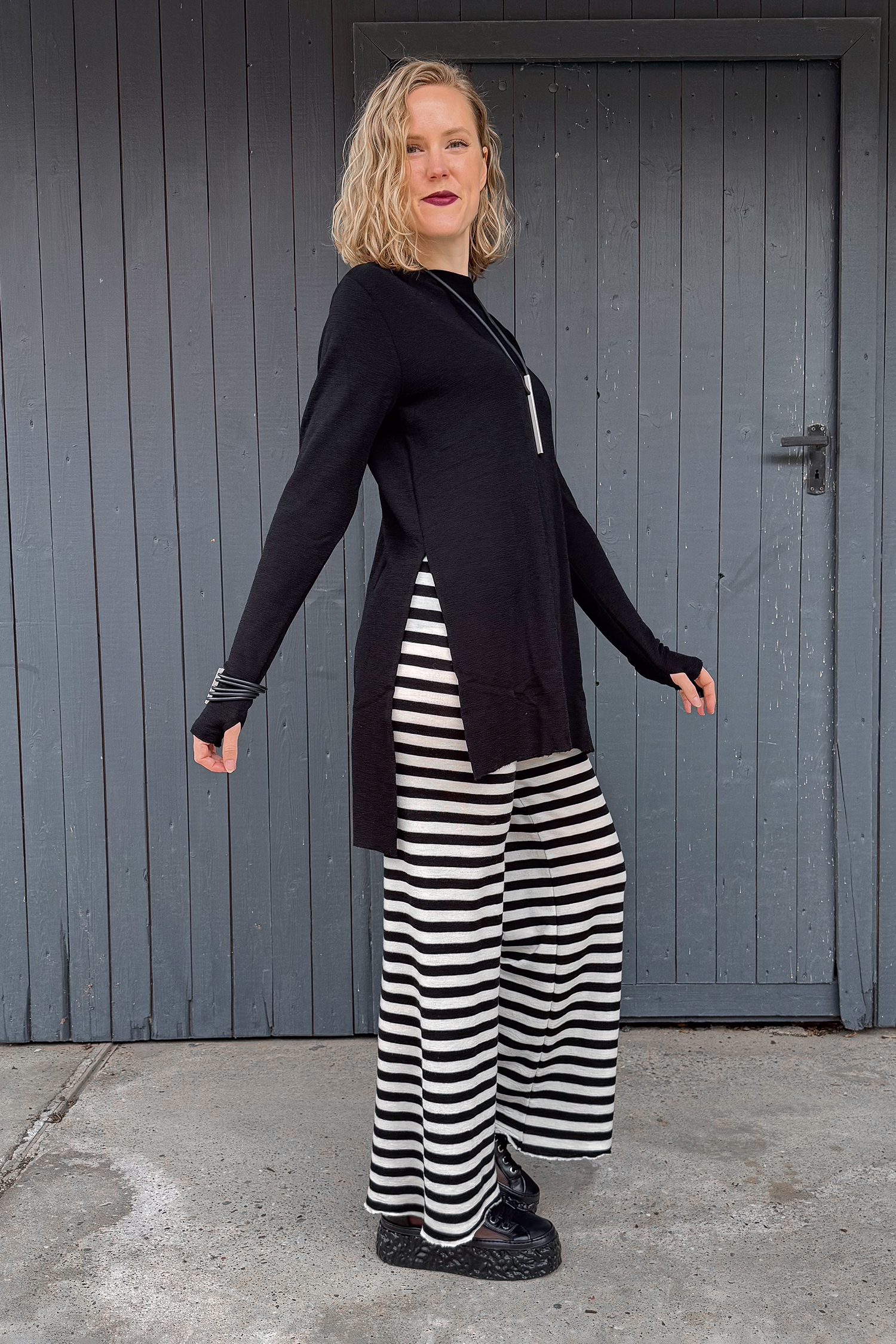Long merino pullover - Black - 6040