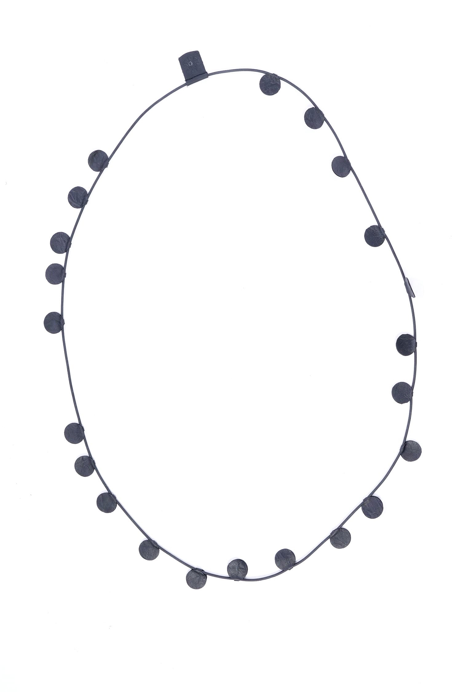 Kette mit Lederkreisen - Schwarz - A.Sutton