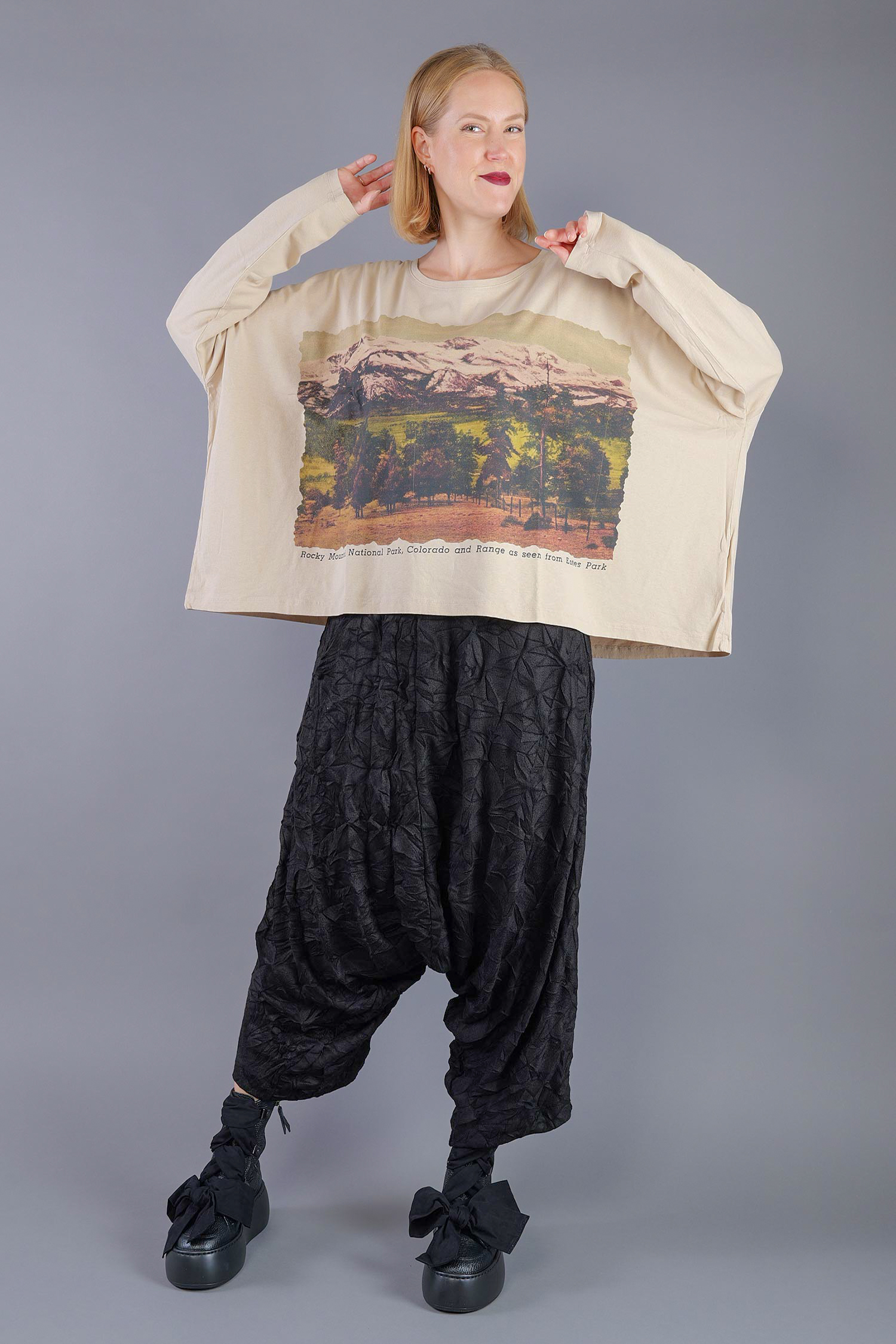 Oversized pullover with print - Forest print - 2263390503