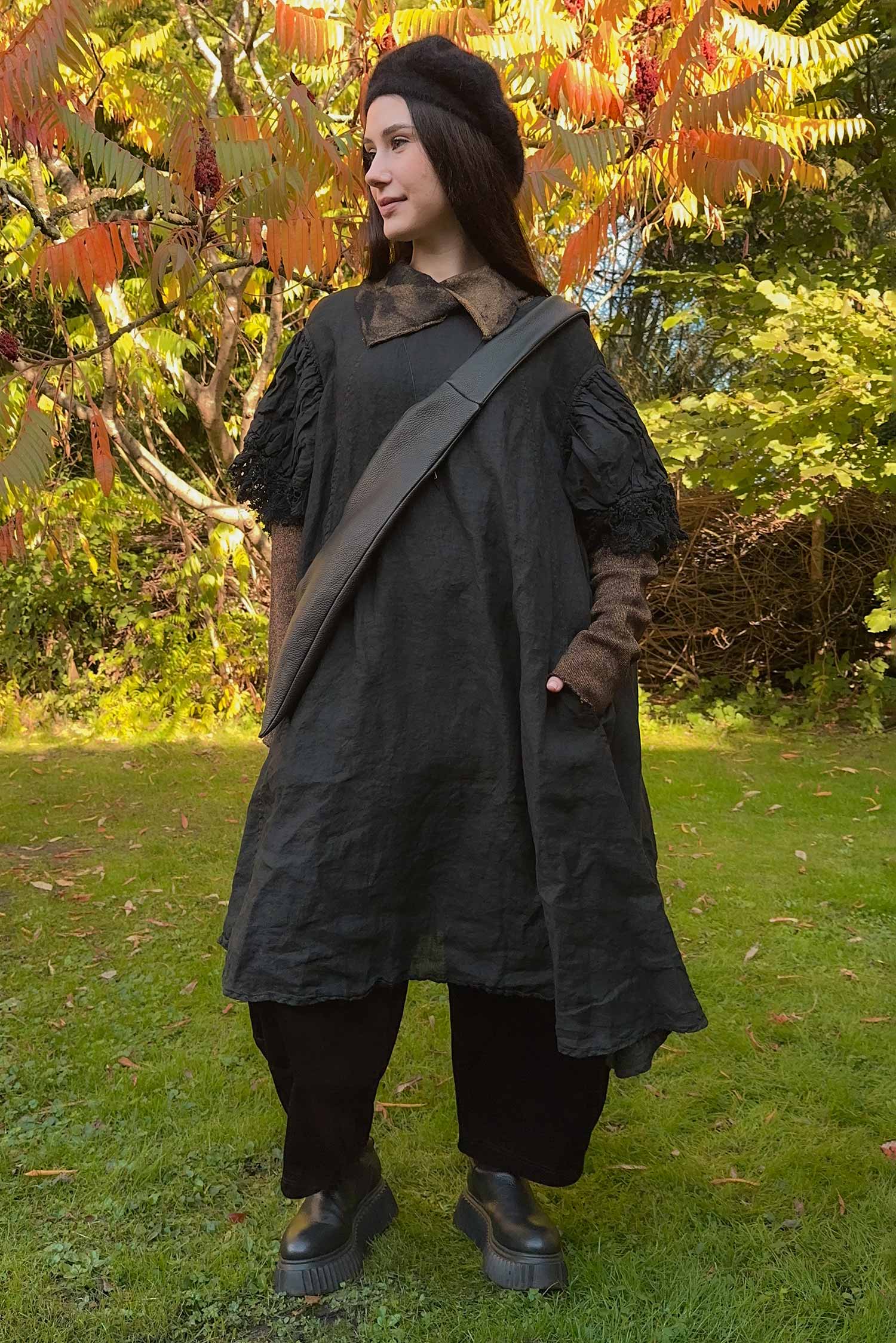 Linen dress with lace - Black gloss - 1262670925