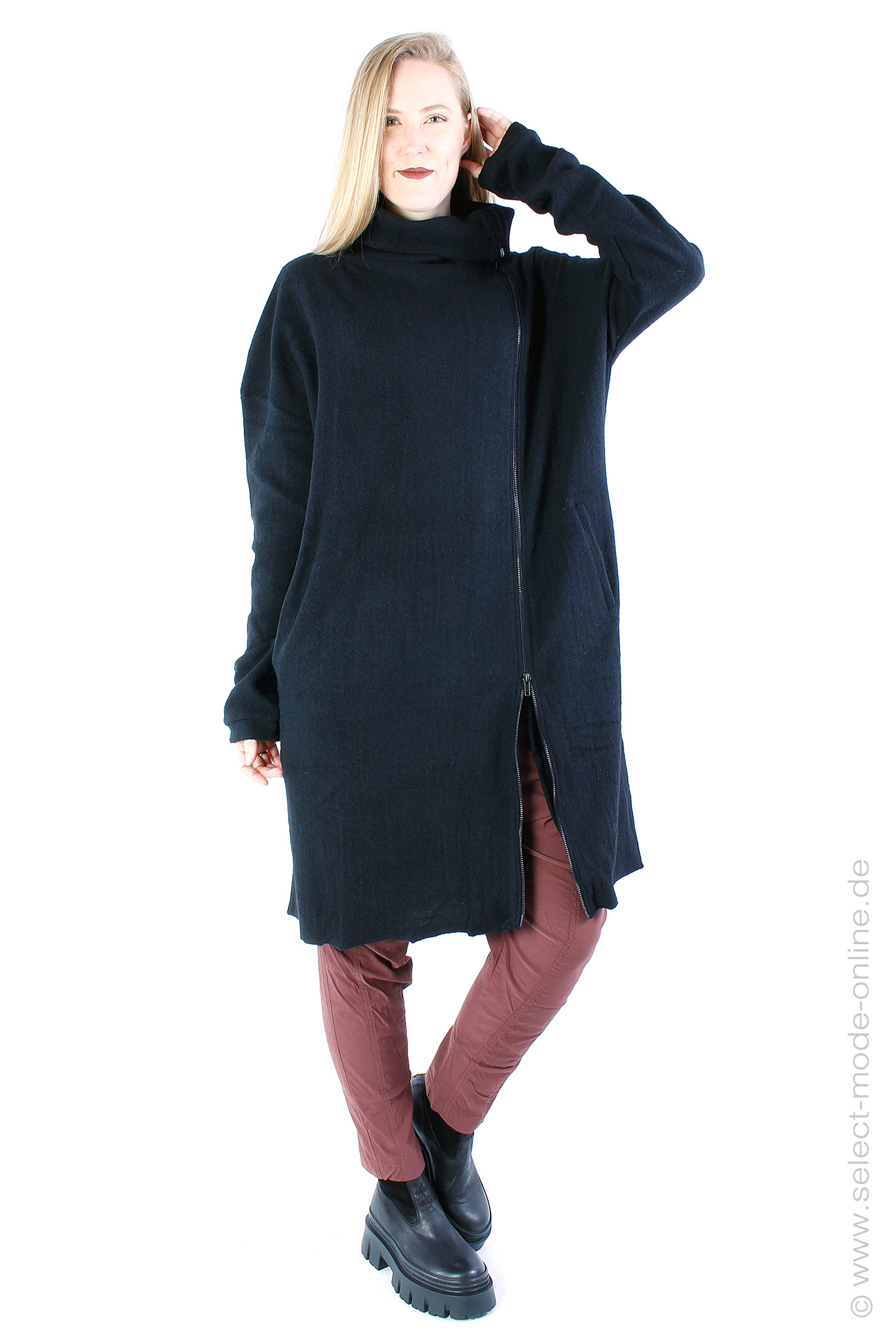 Wool coat - black - 232.06.03