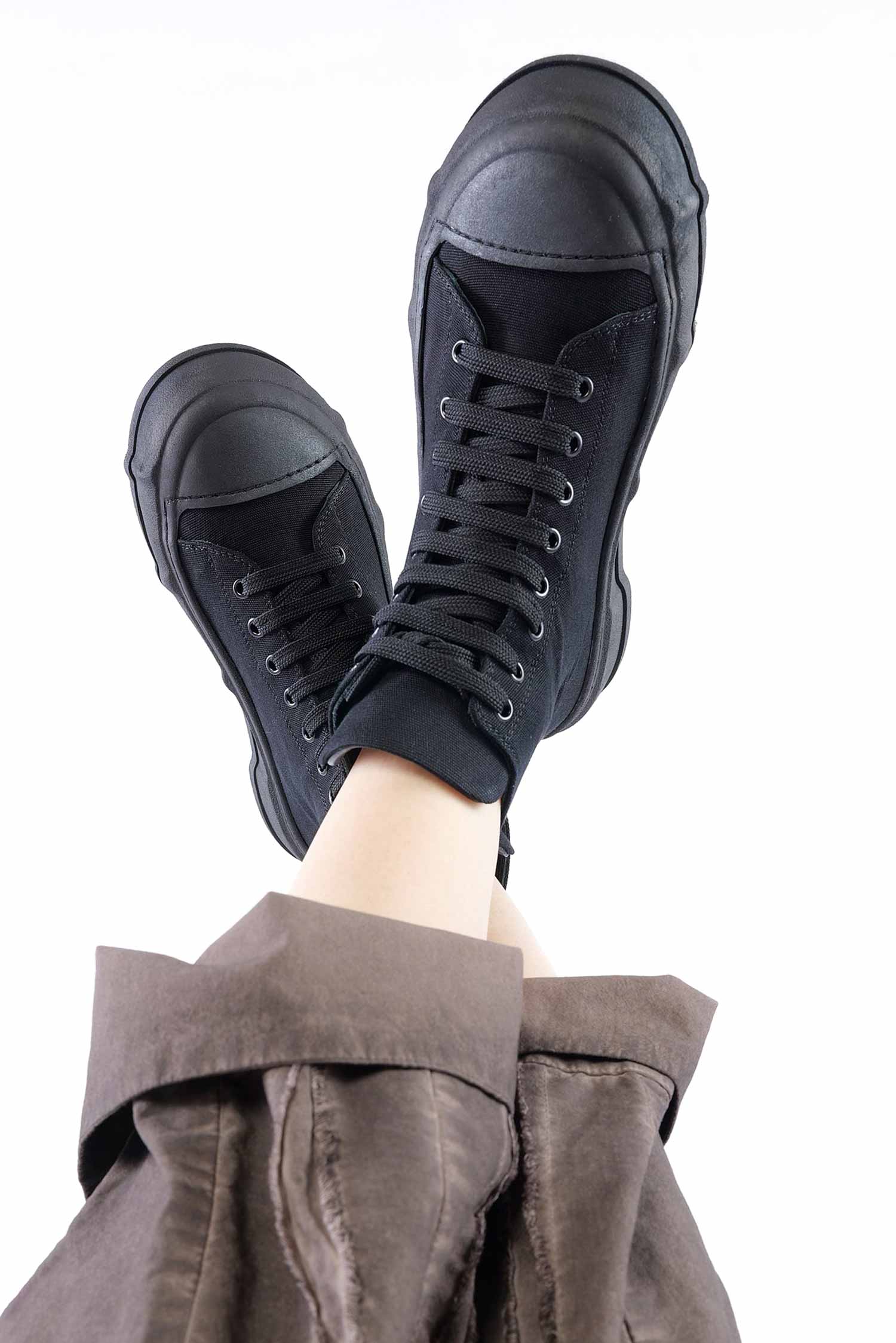 Sneaker mit Pluspatch - Schwarz - 1204