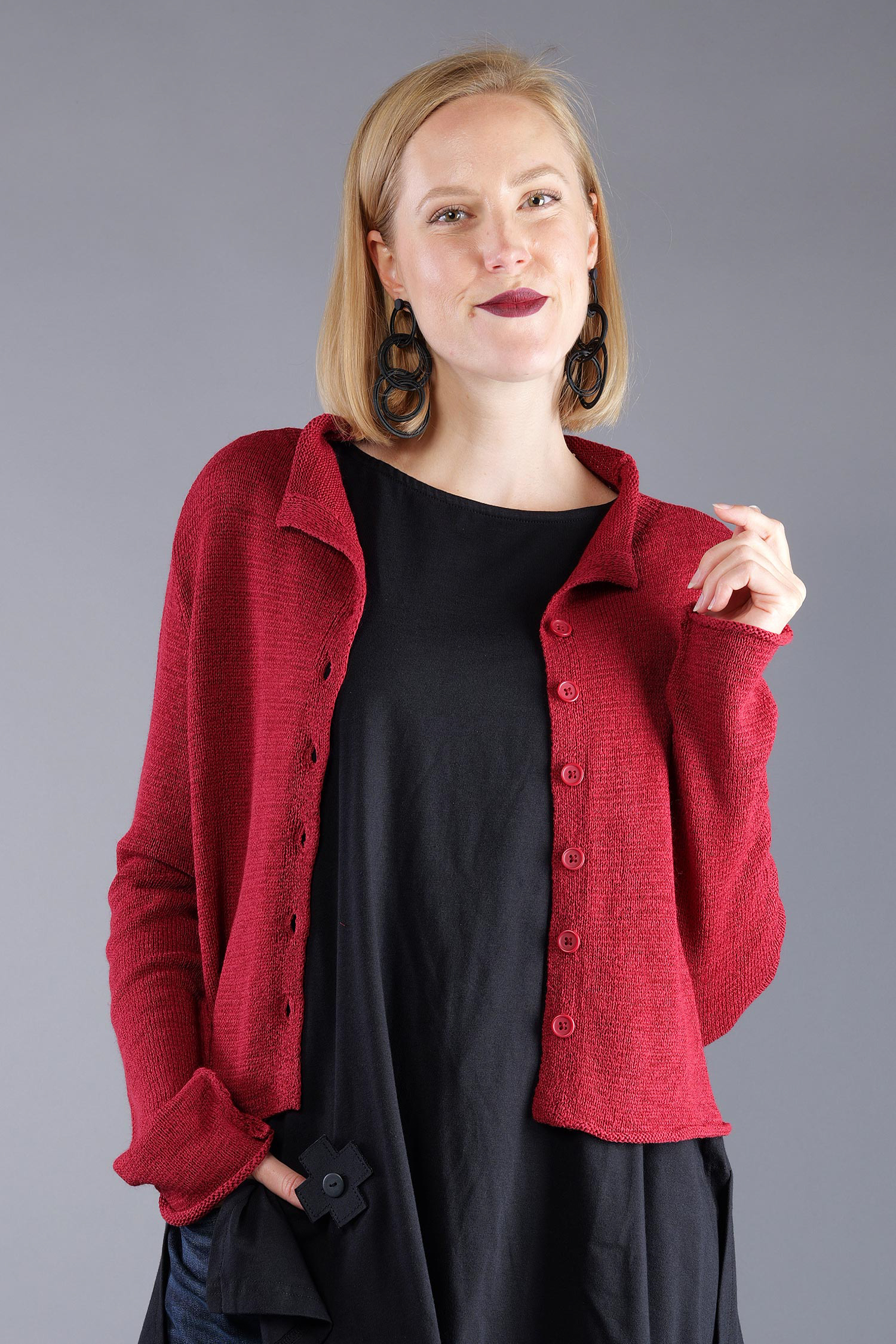 Short knitted jacket - Lava - 2263727111
