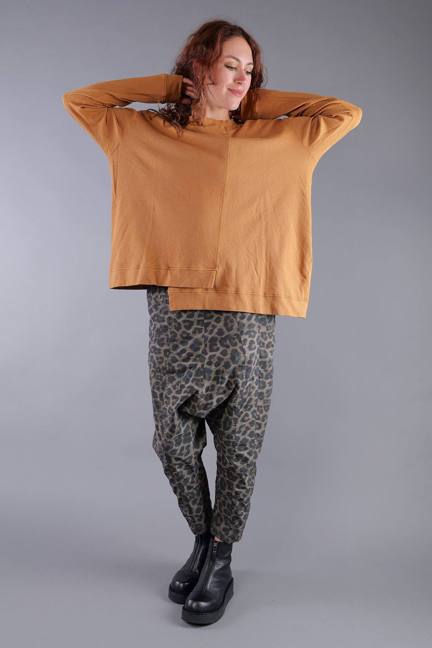 Asymmetrischer Sweater - Bronze - 2263290501
