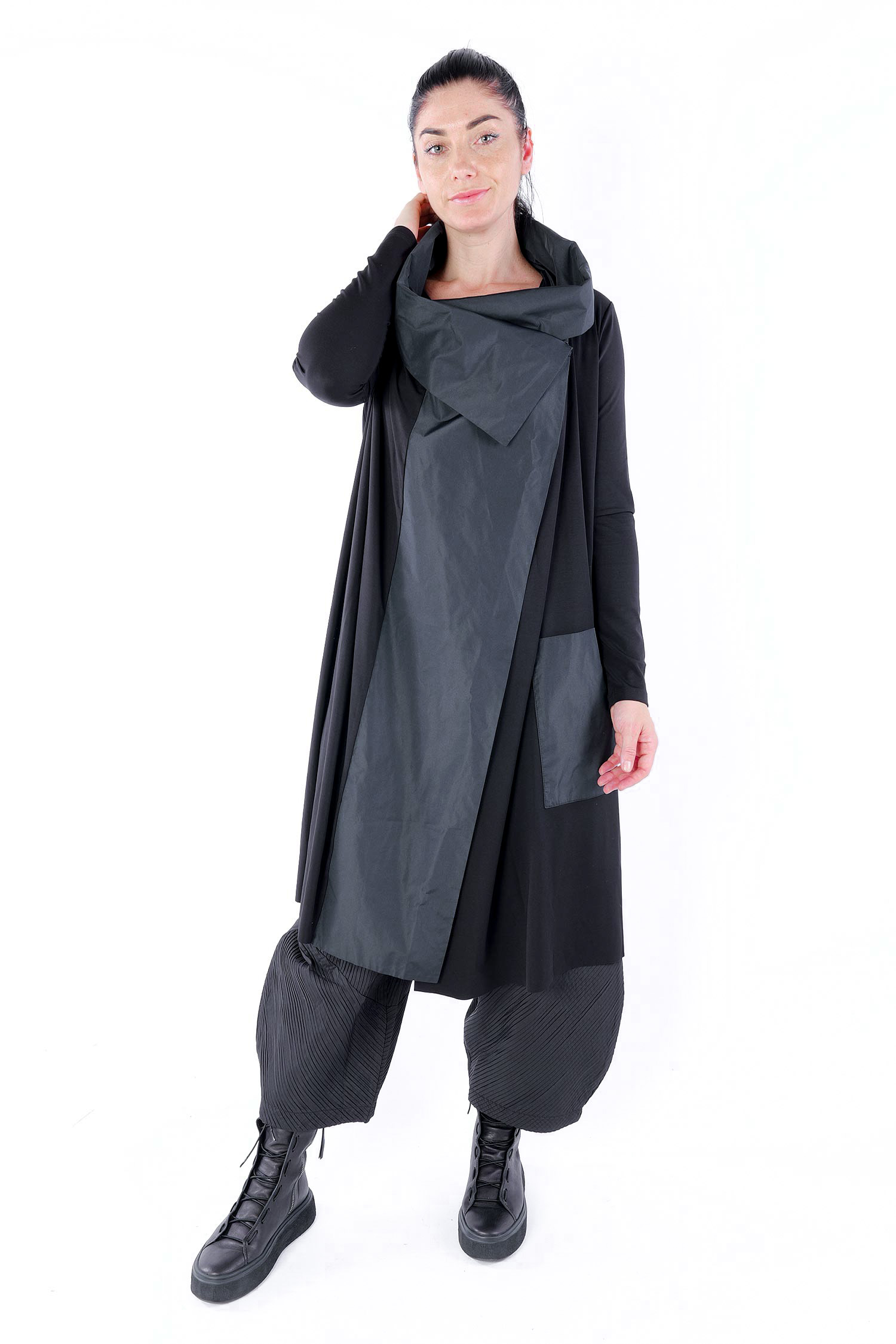 Kastiger Cardigan - Schwarz - W25-33