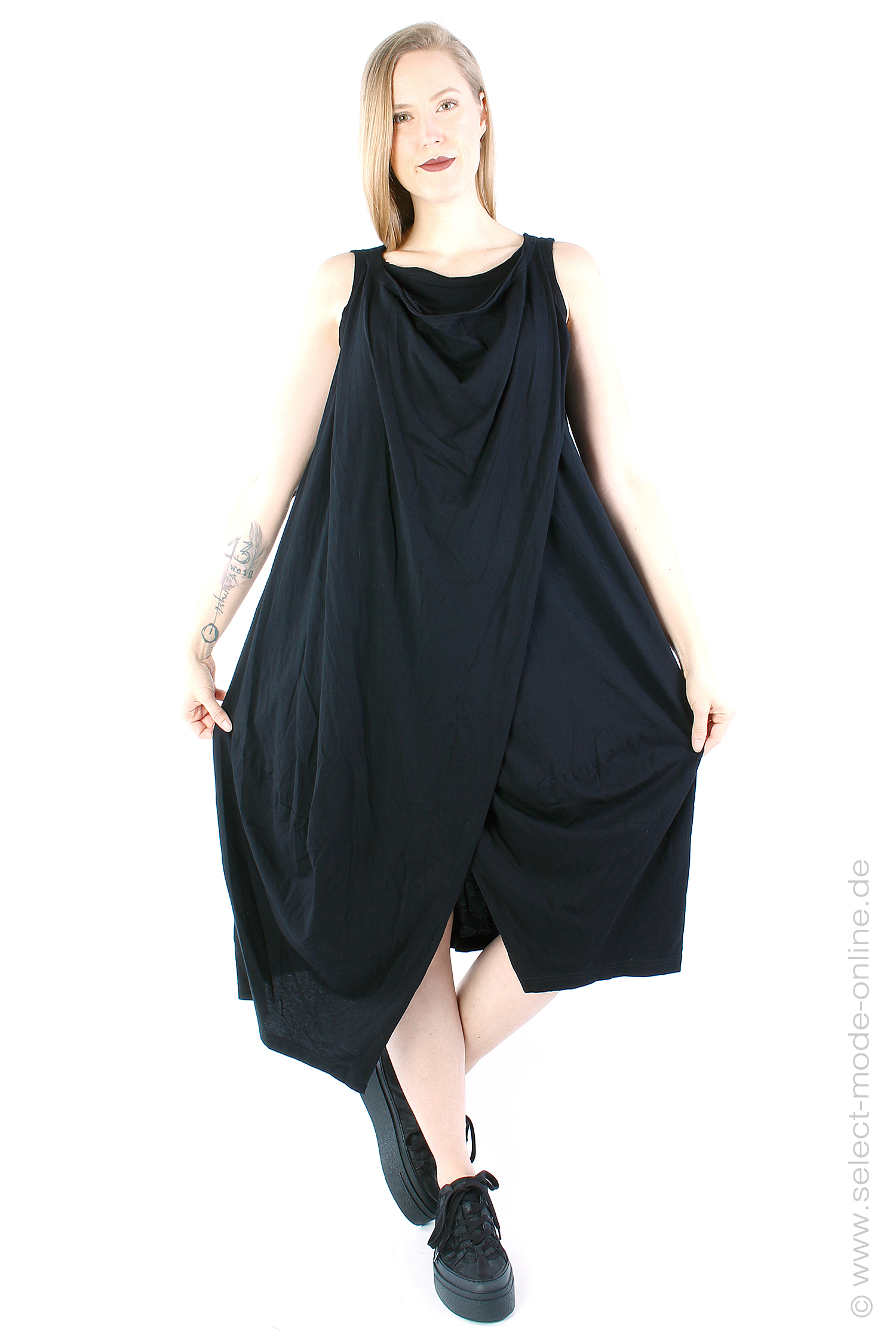 Detailed dress - Black - 1243370911