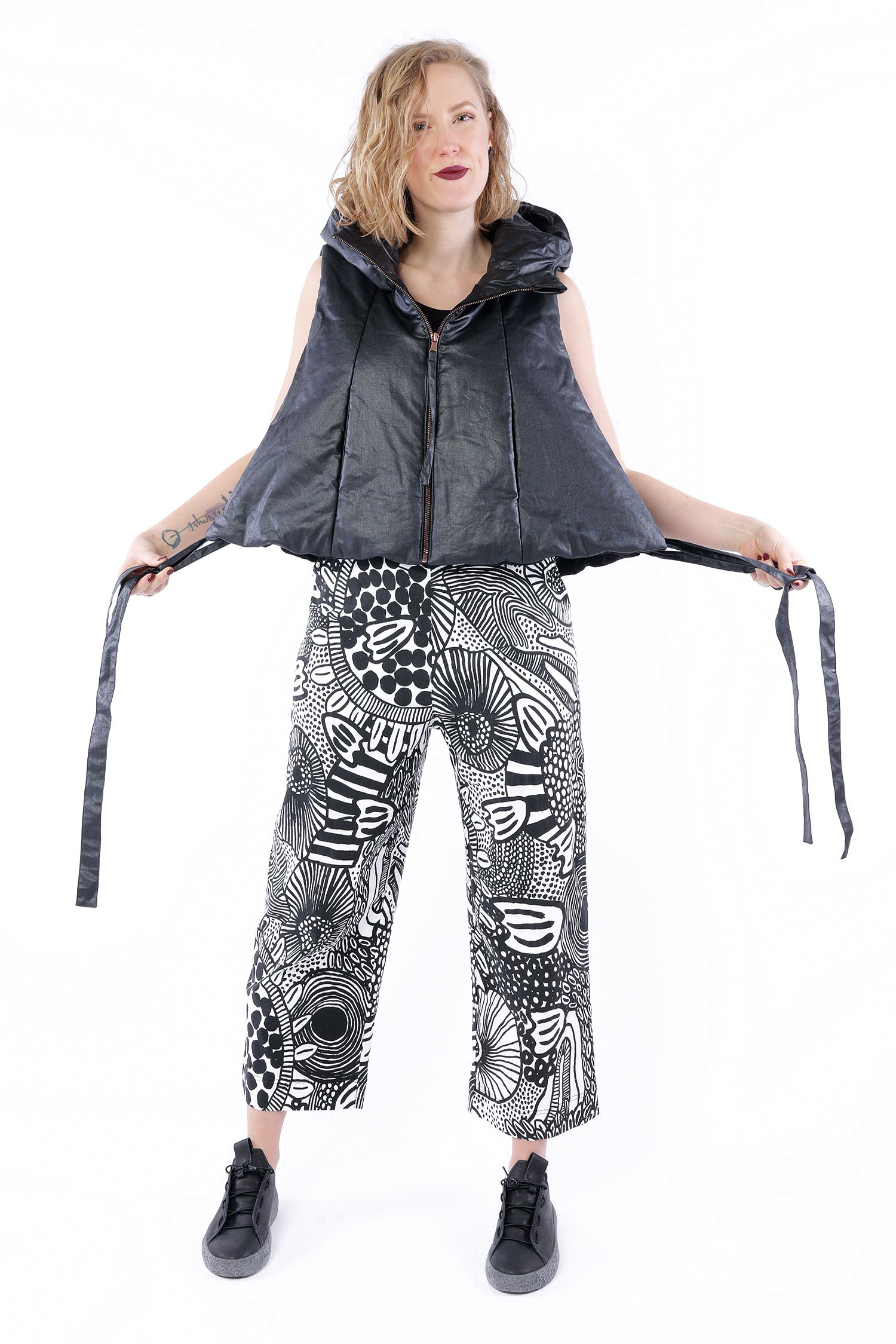 Oversize Weste - Black coated - Tionna