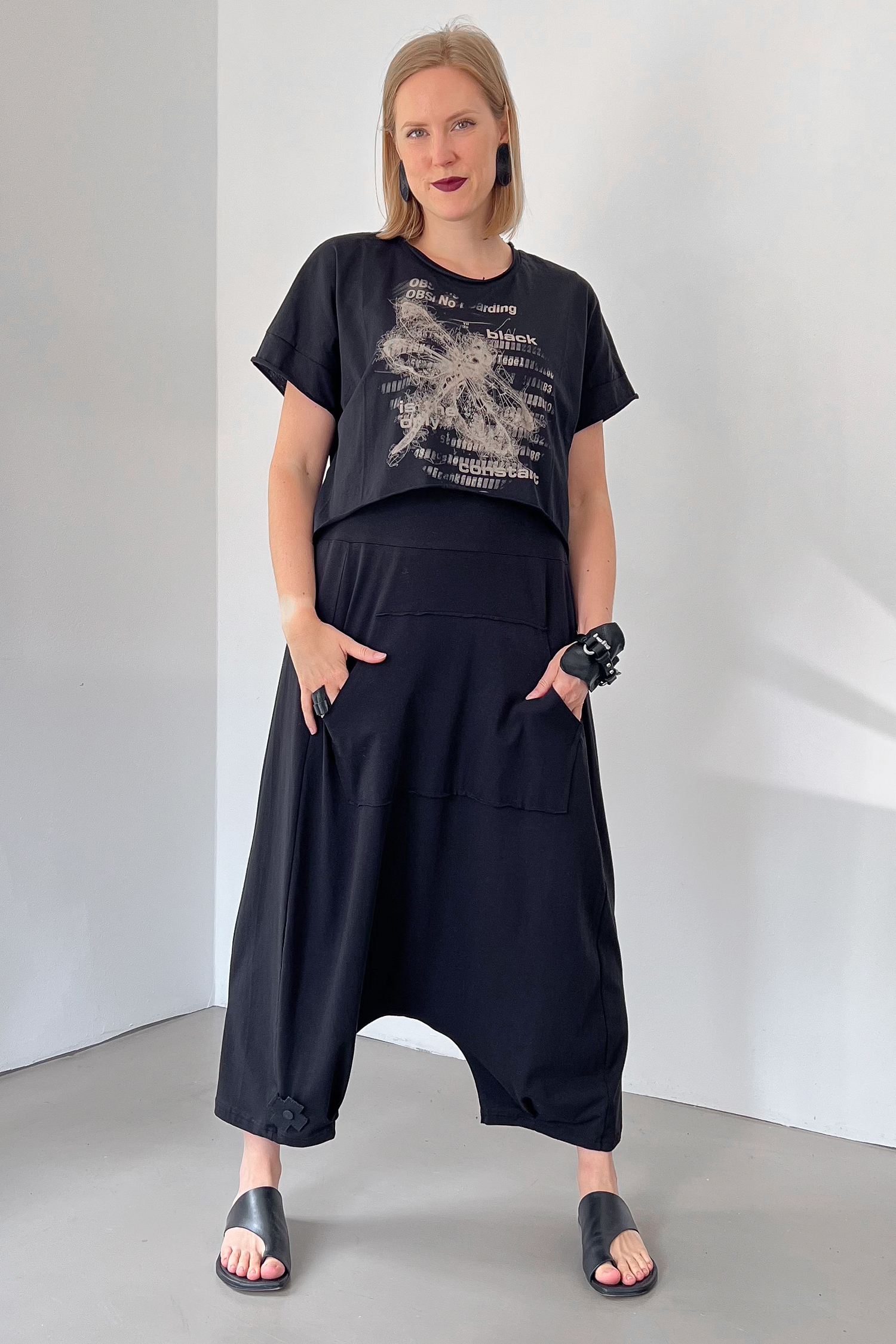 Short T-shirt - Black - Aryan