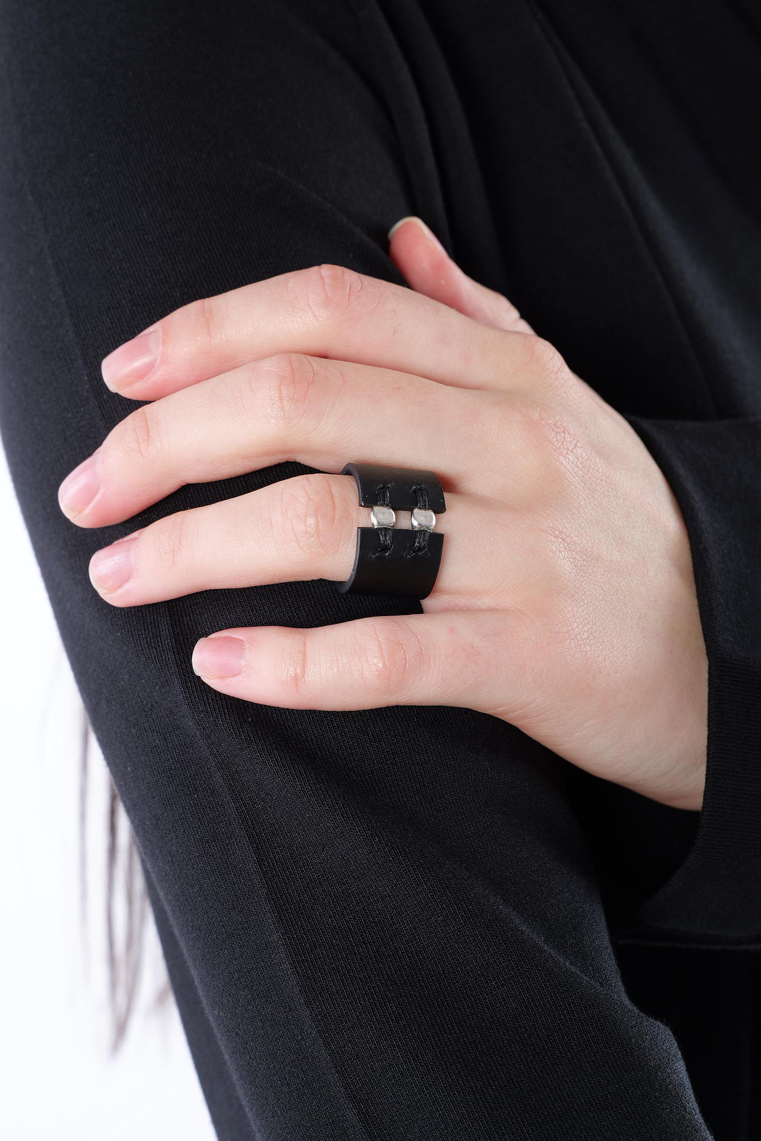 Ring with silver - Spheres_II Ring - Black / Silver