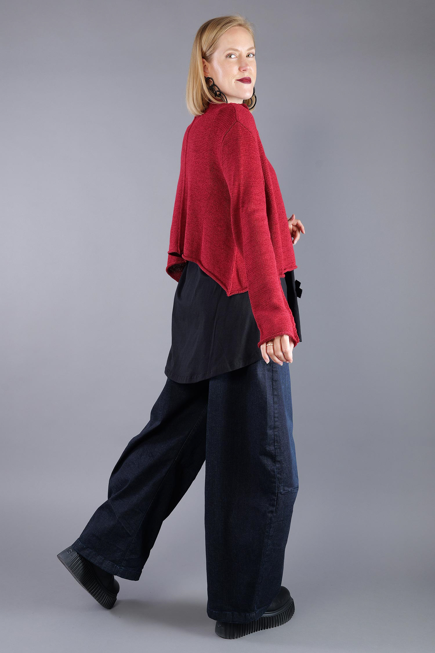 Short knitted jacket - Lava - 2263727111