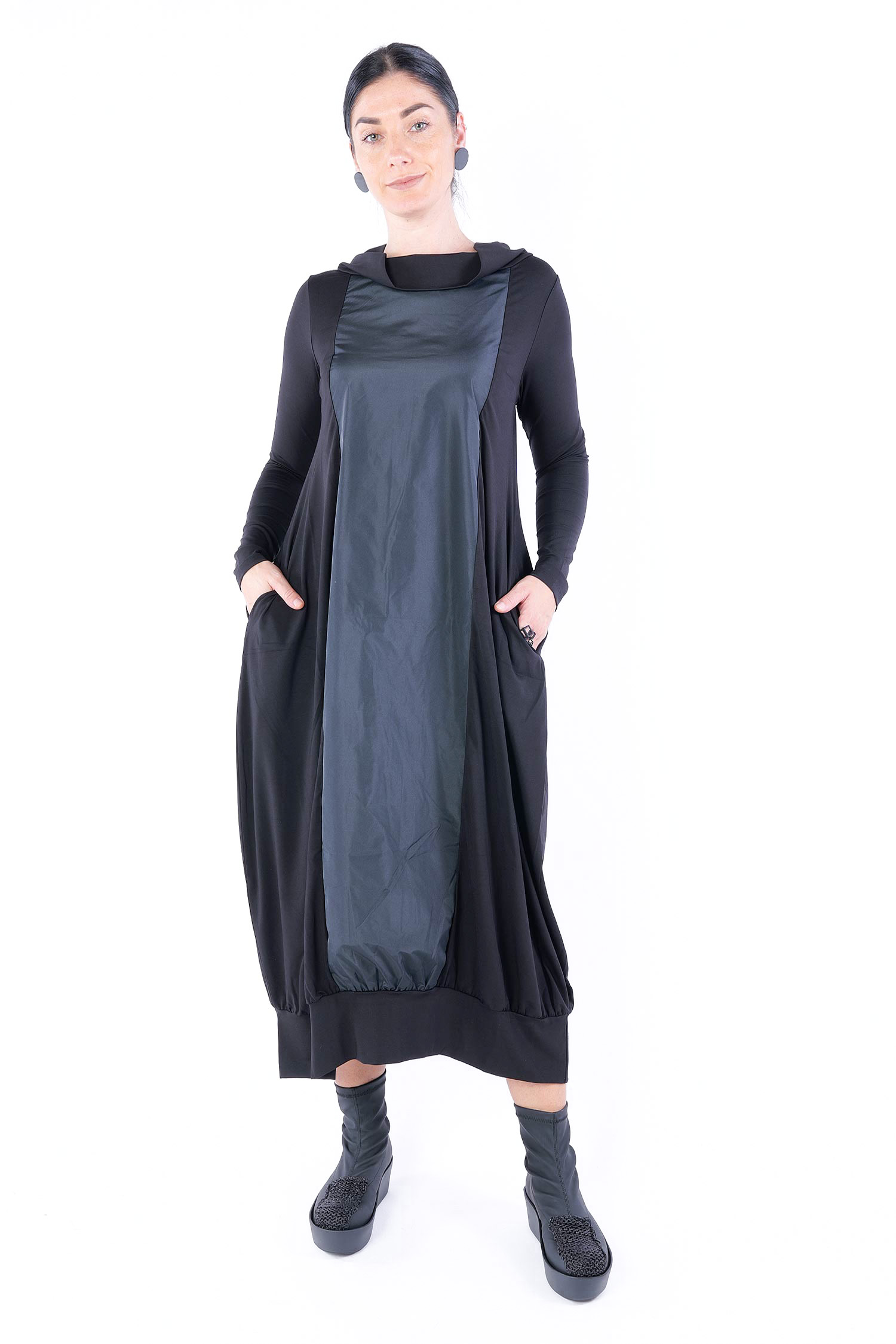 Tulpiges Kleid - Schwarz - W25-55