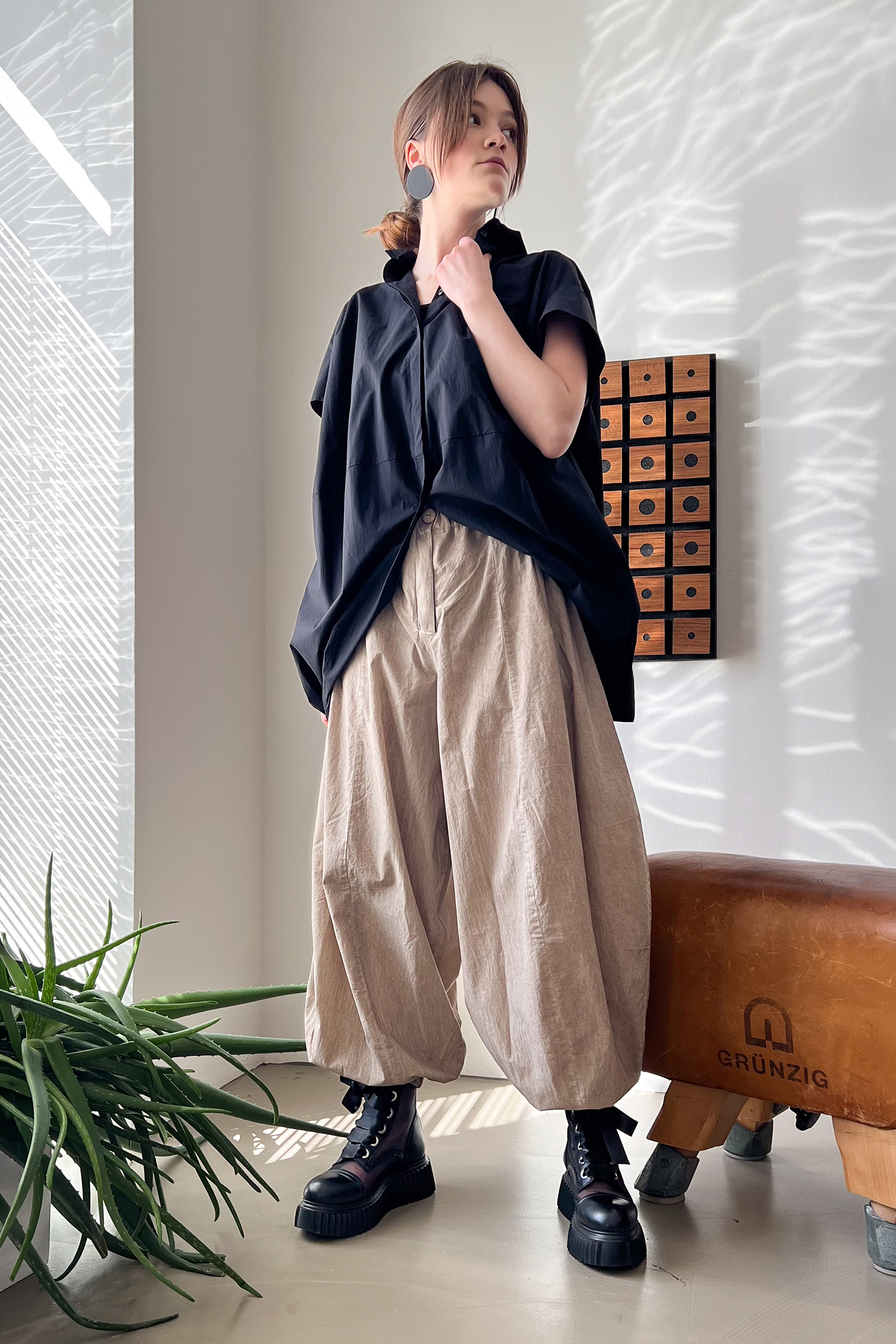 Tulpige Bluse - Schwarz - 1261230404