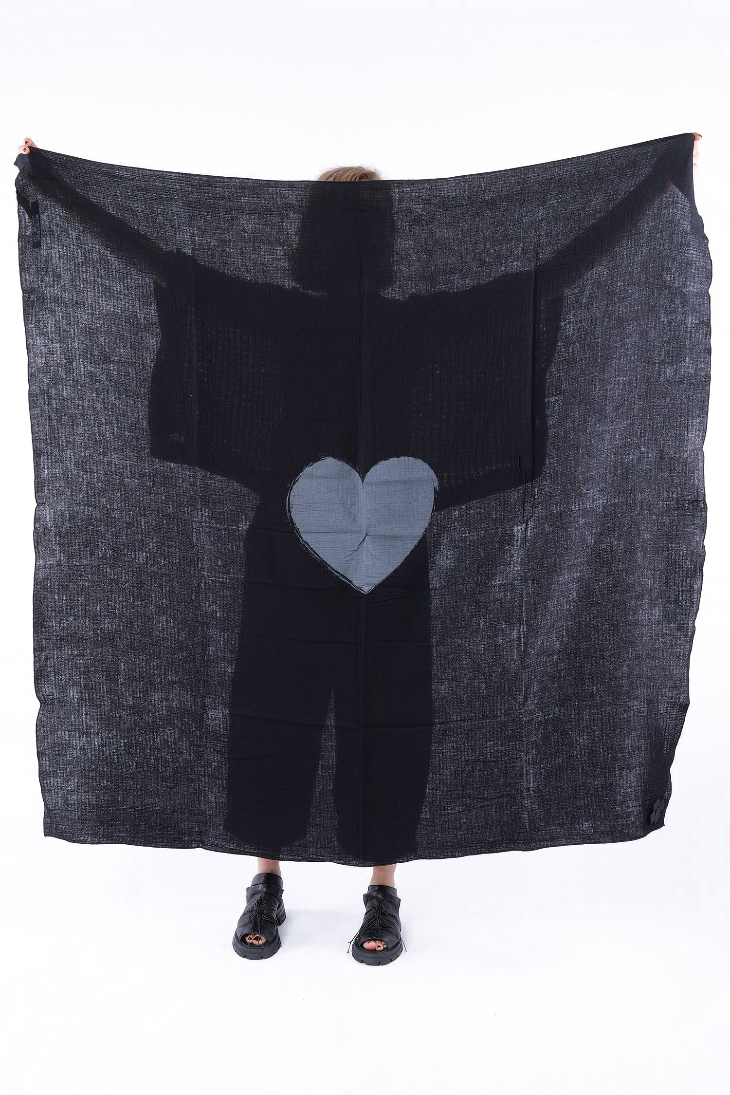 Large scarf with heart - Black - 1748