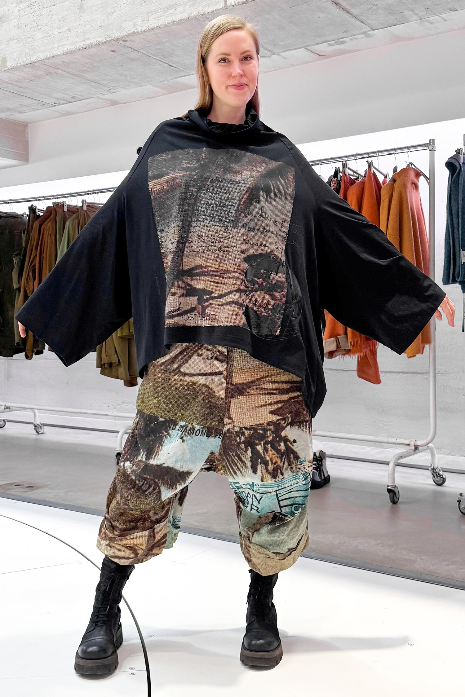 Oversize Pullover - Waikiki black print - 2252300905