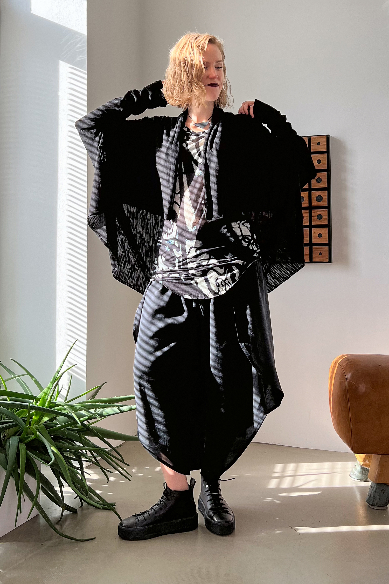 Fine knit coat - Black - 26.1-KH012