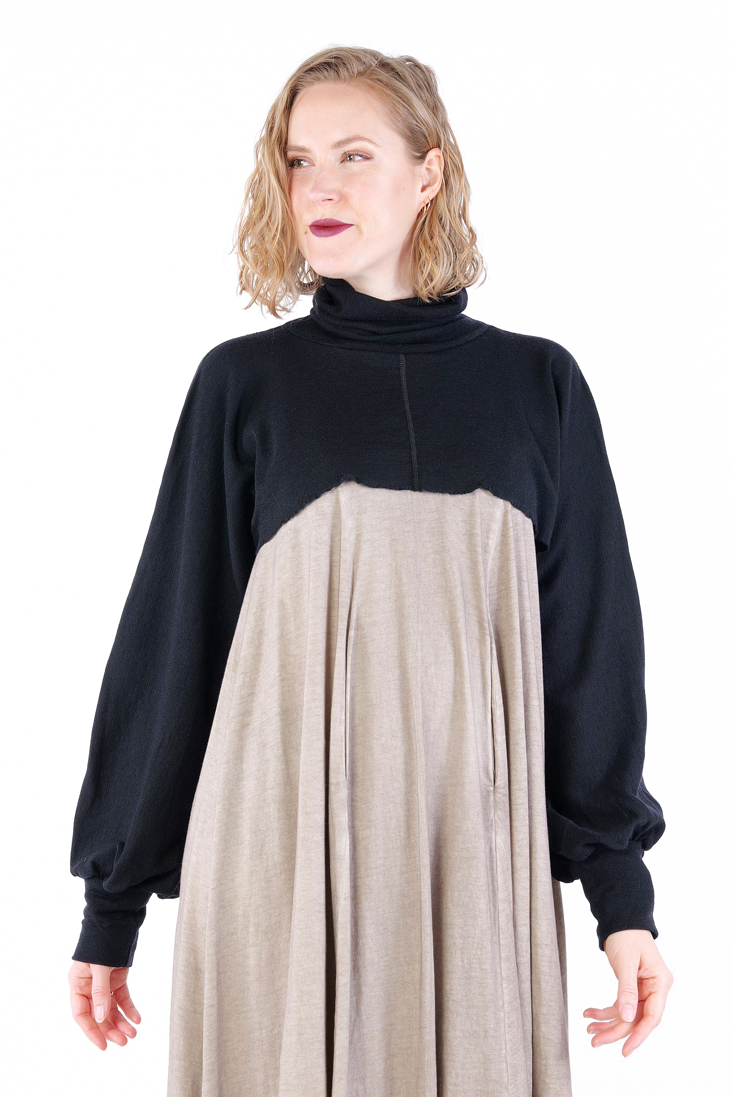 short Merino pullover - Black - 1041