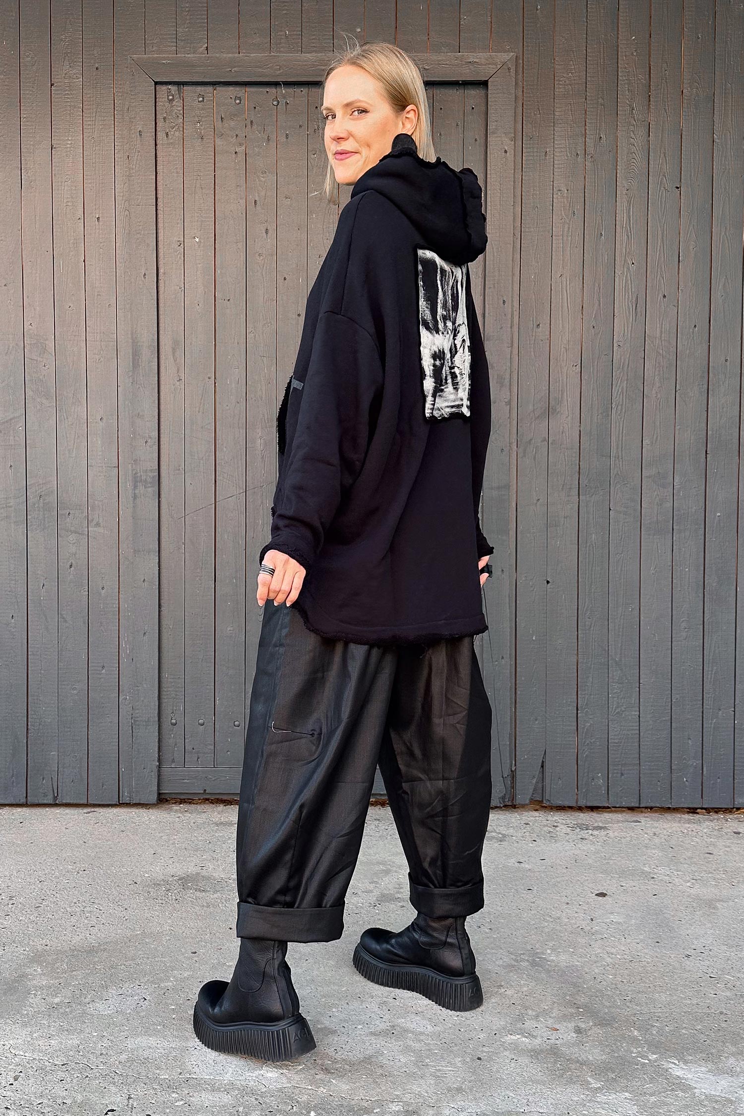 Sweat hoodie - Black - Ovina