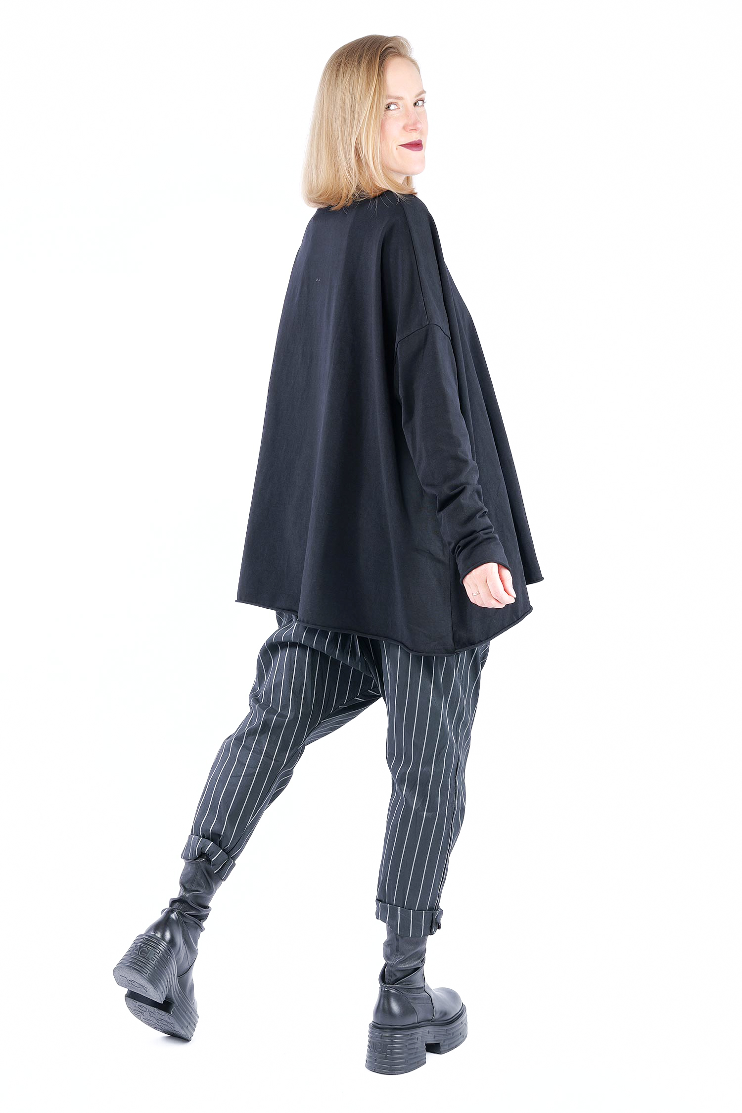 Oversize Longsleeve - Schwarz - Lessmore
