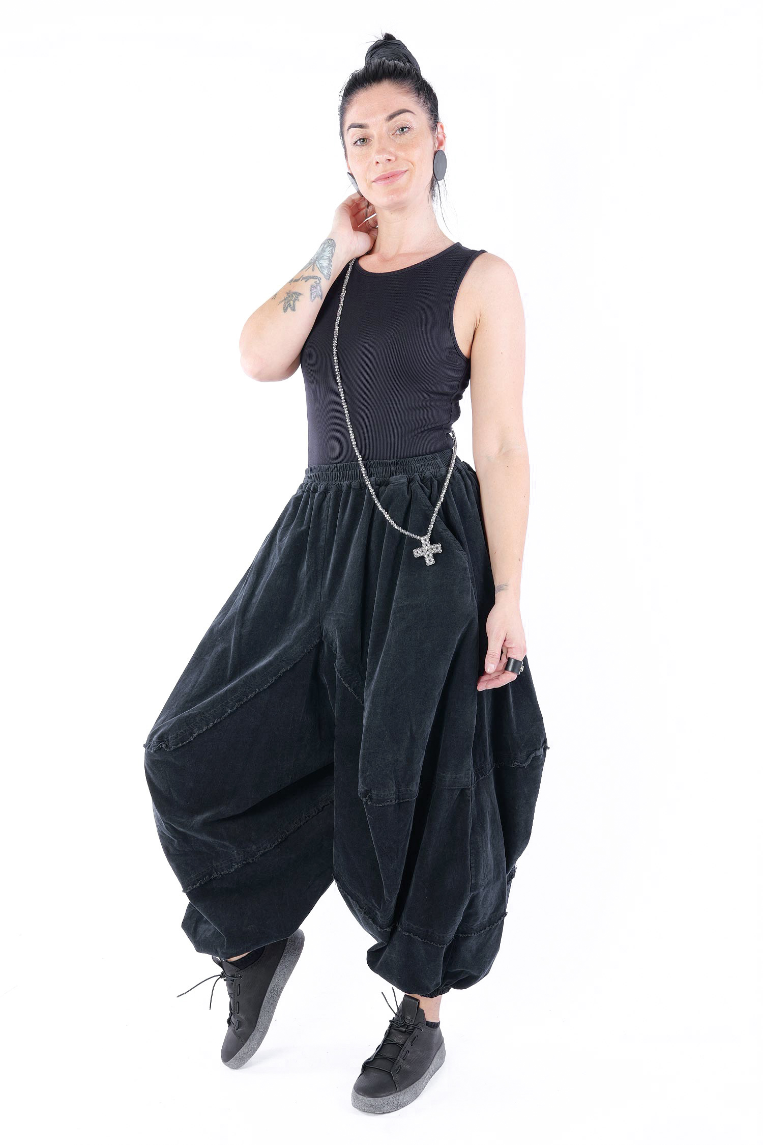 Samthose mit weitem Bein - Schwarz - S185