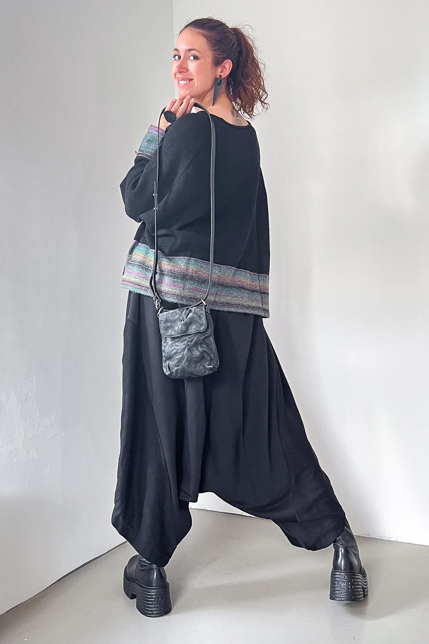 Oversized knitted pullover - Black stripe - 2263720703
