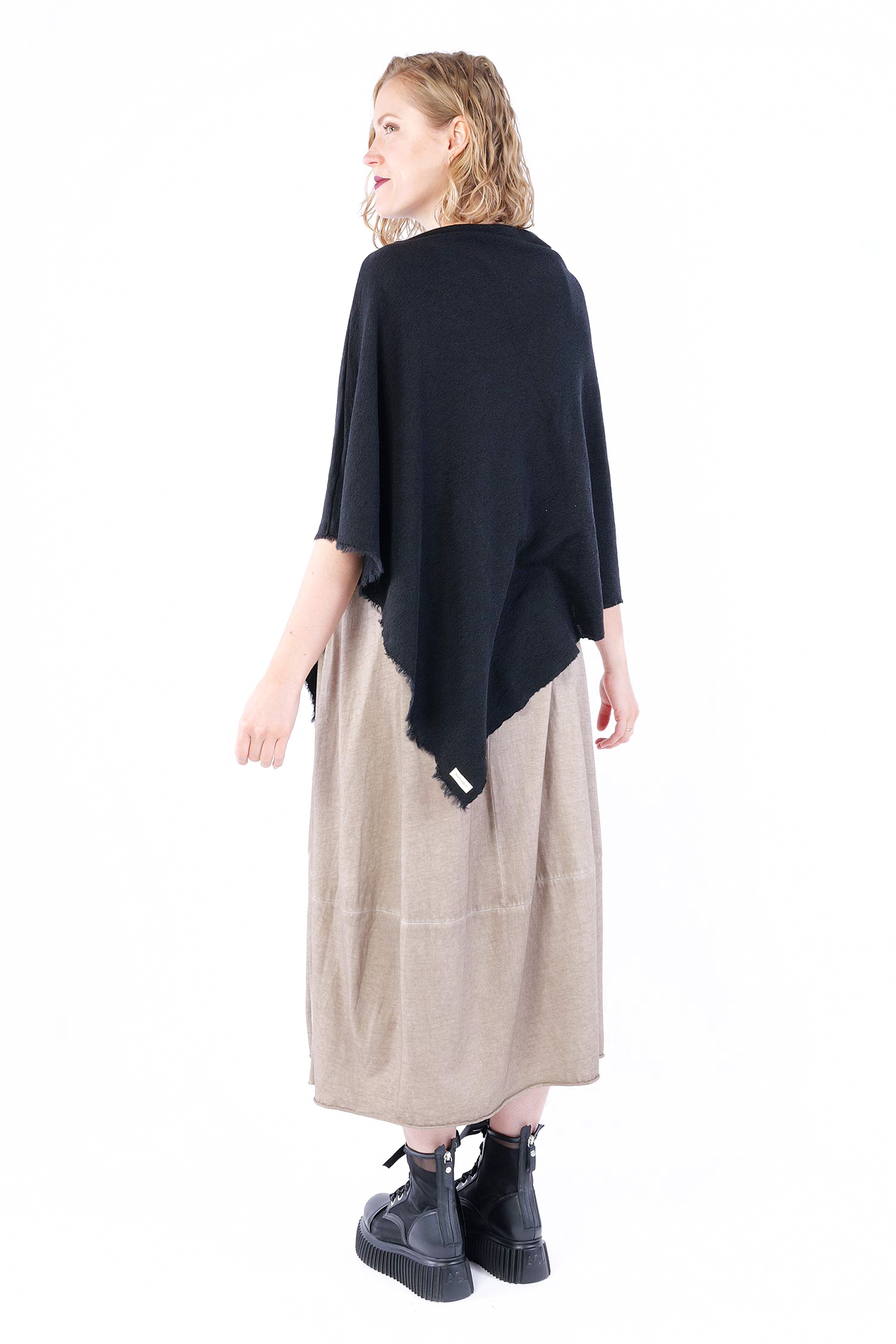 Merino poncho - Black - 1001