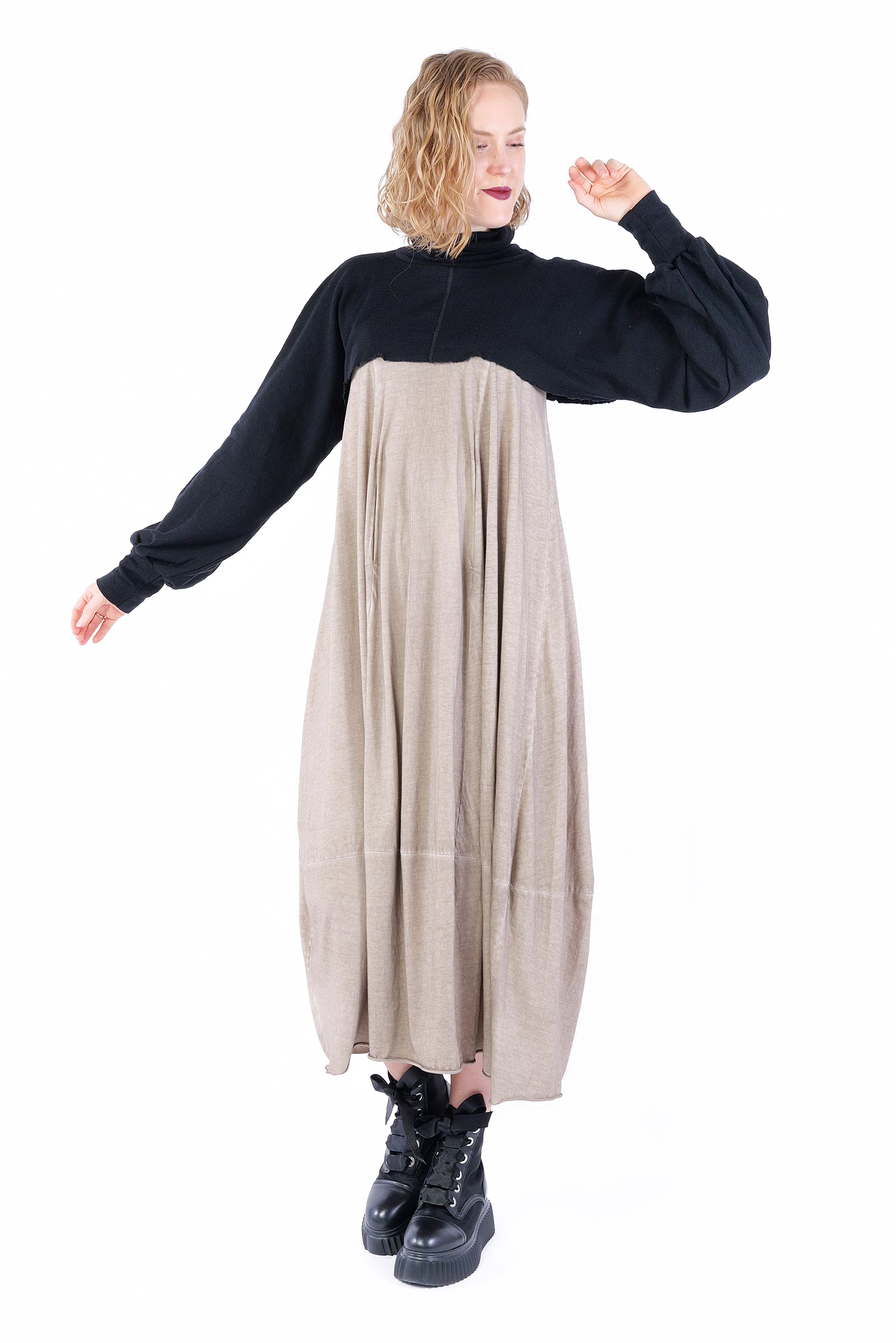 short Merino pullover - Black - 1041