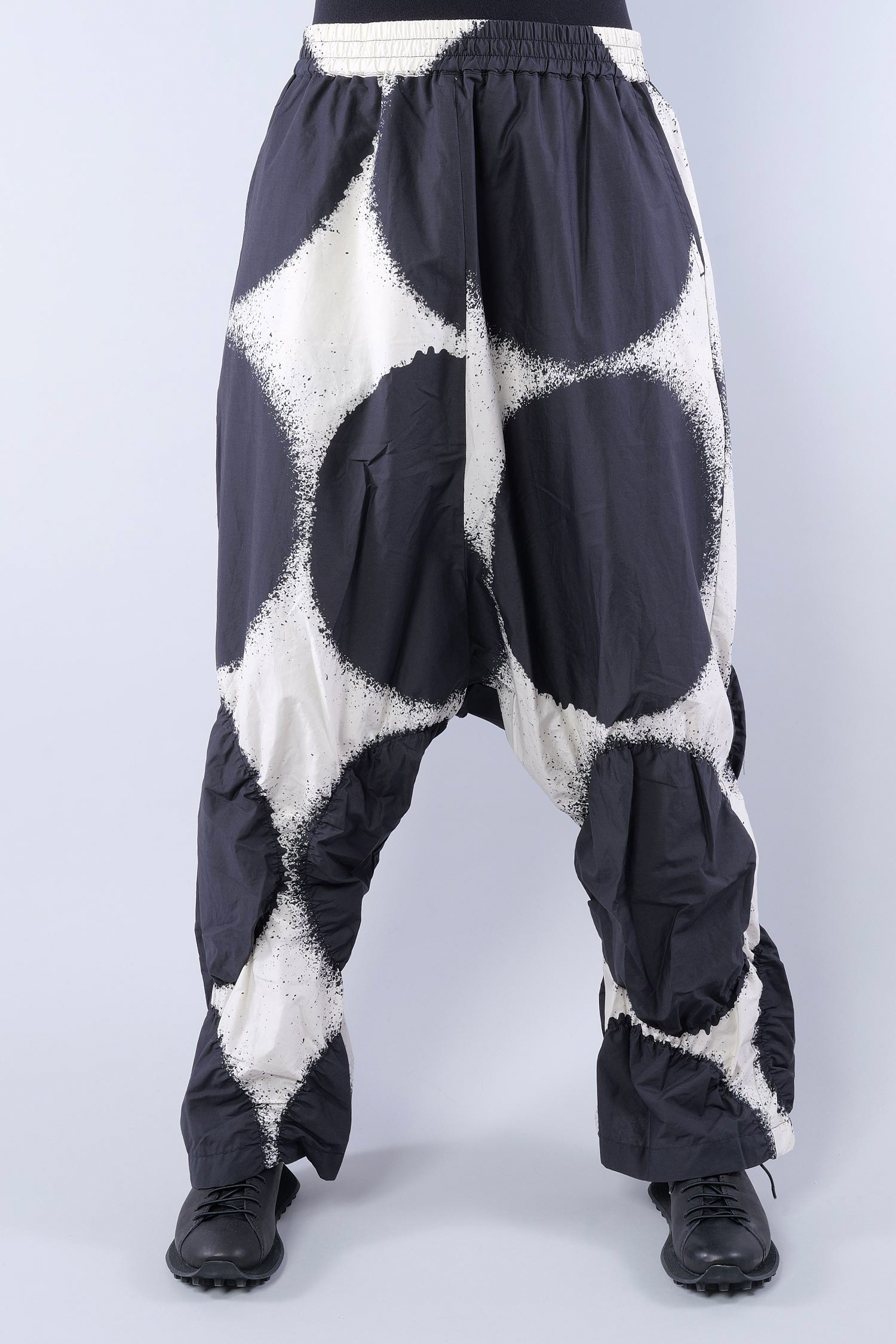 Lange Hose mit Kreisen - Black print - 1261260106