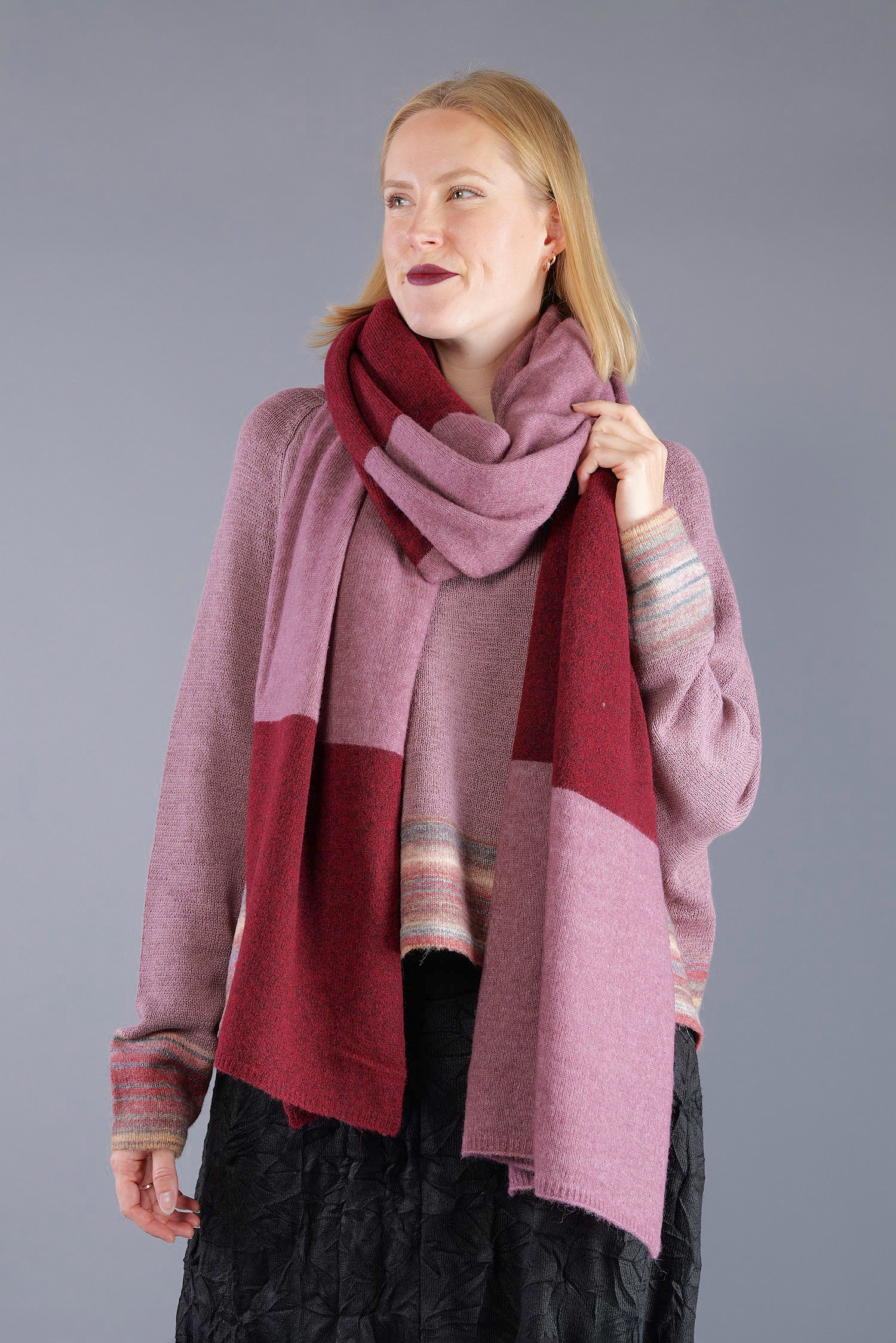 Knitted scarf - Lava crystal - 2263487705