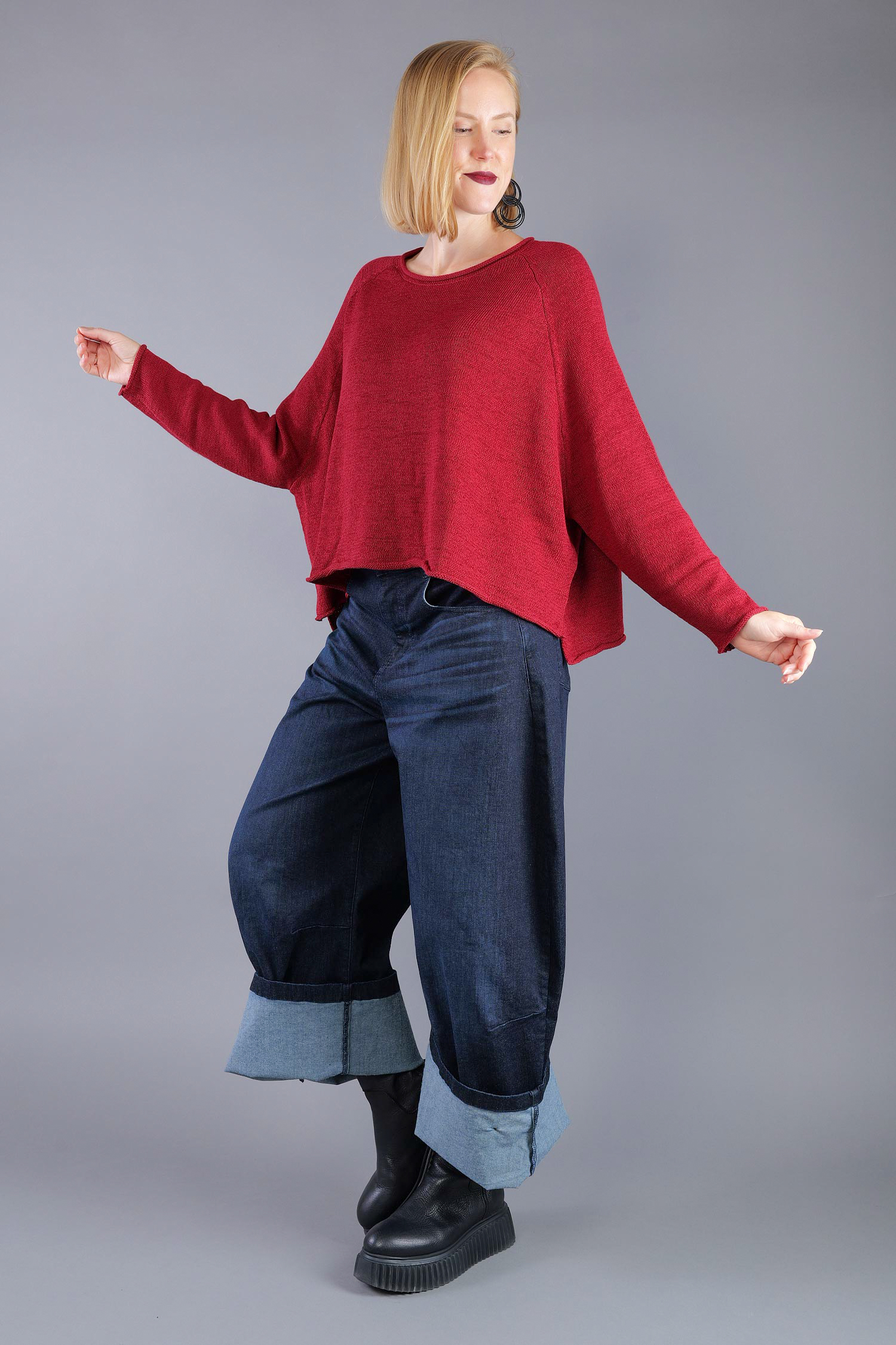 Oversized knitted pullover - Lava - 2263720713