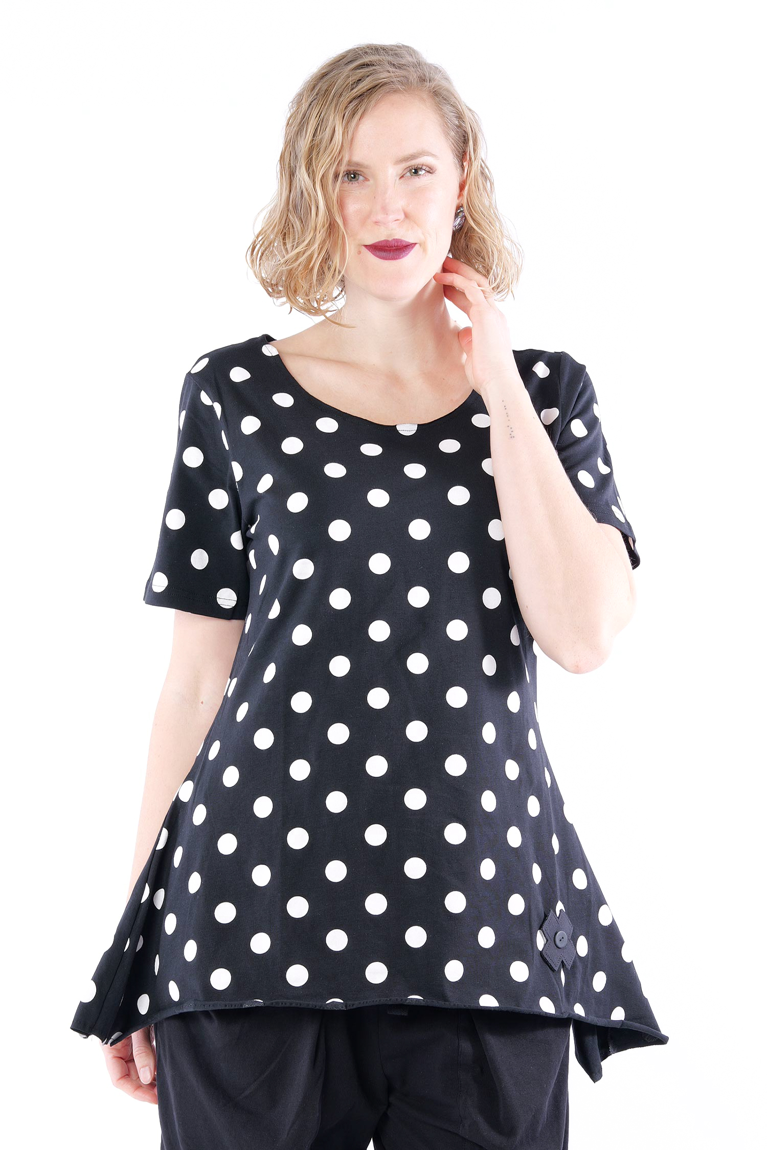 T-Shirt mit A Linie - Black white dots - 5086