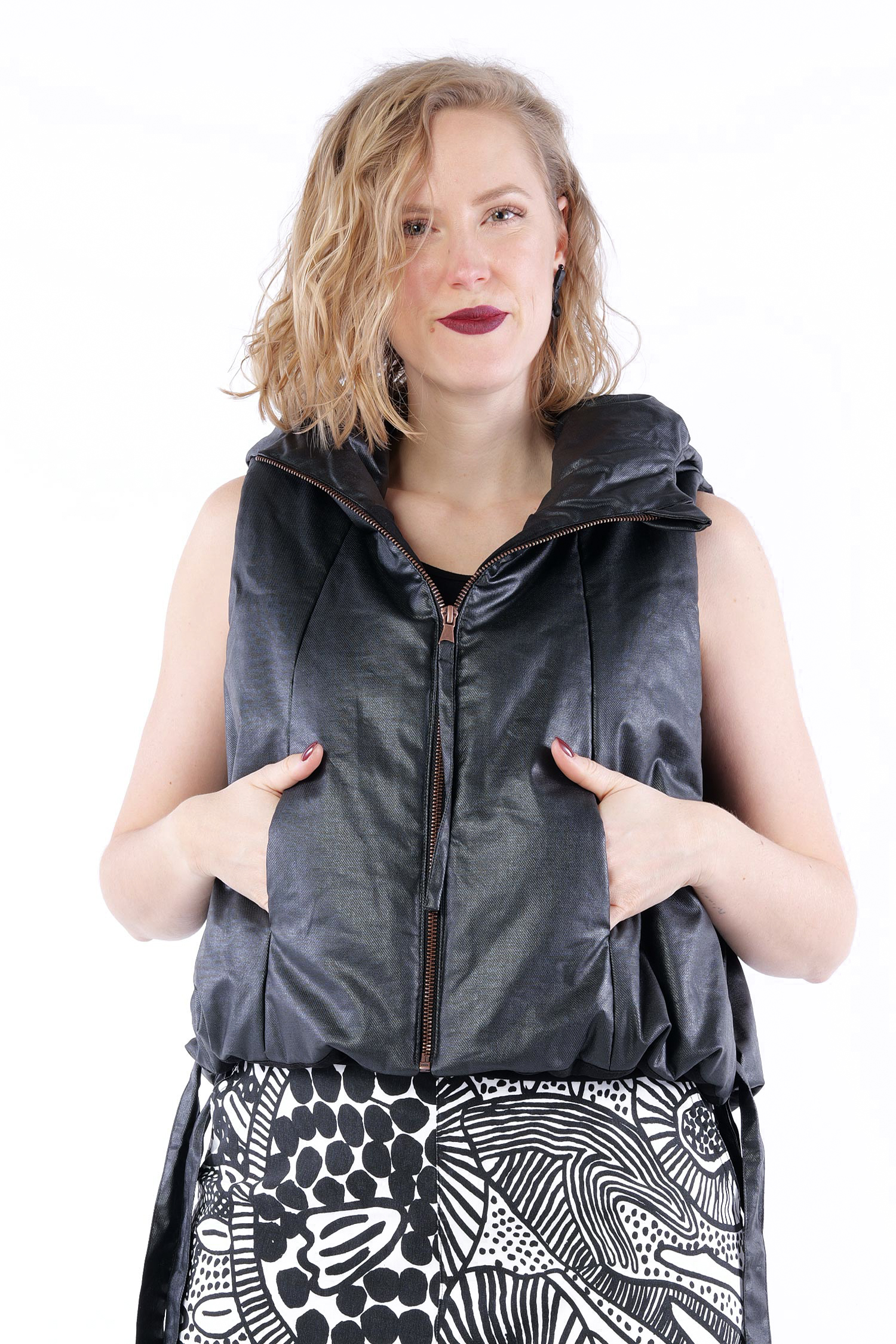 Oversize Weste - Black coated - Tionna