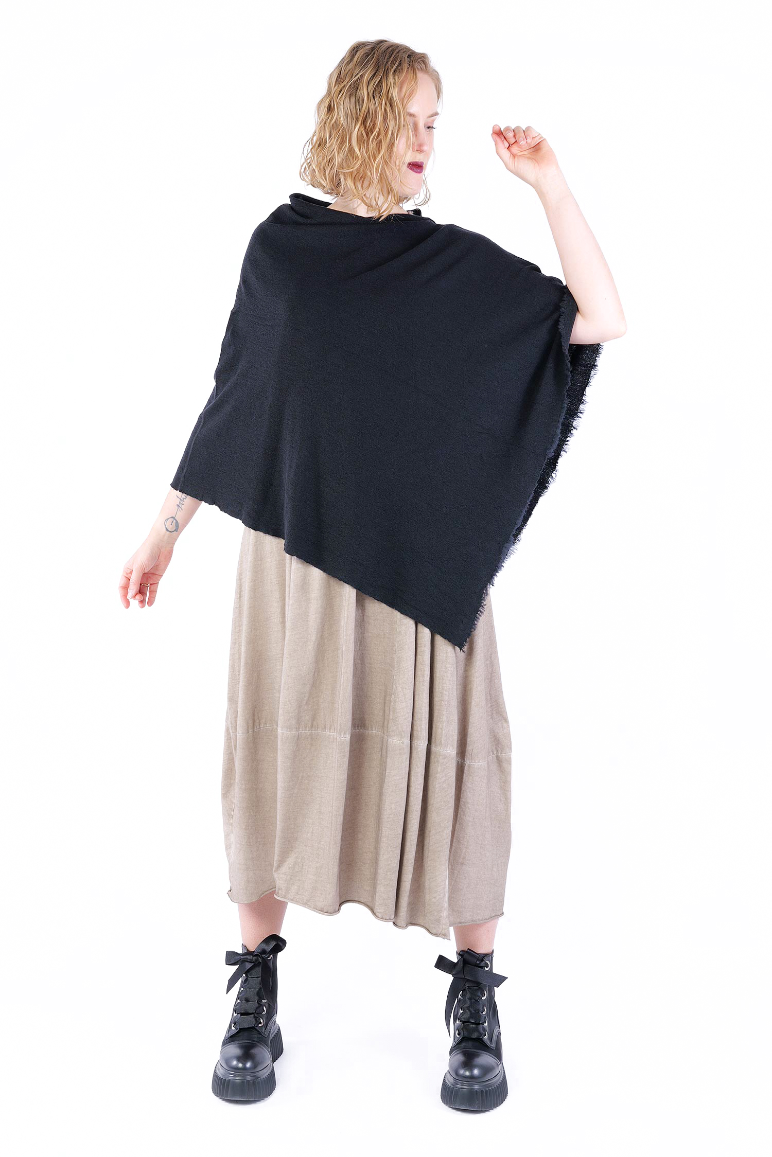 Merino poncho - Black - 1001