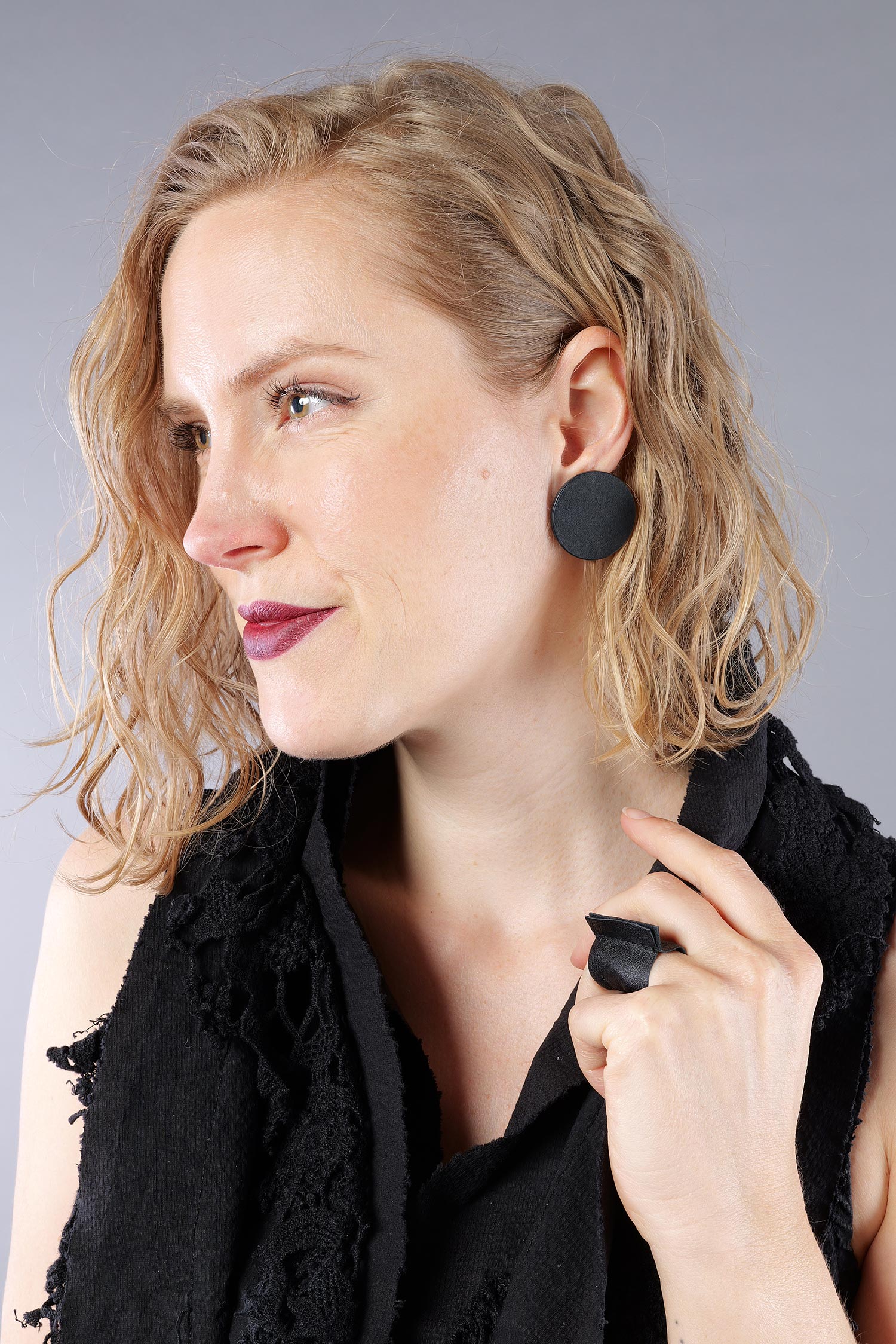 Runde Ohrringe - Polkadot P_XS_Earrings - Schwarz