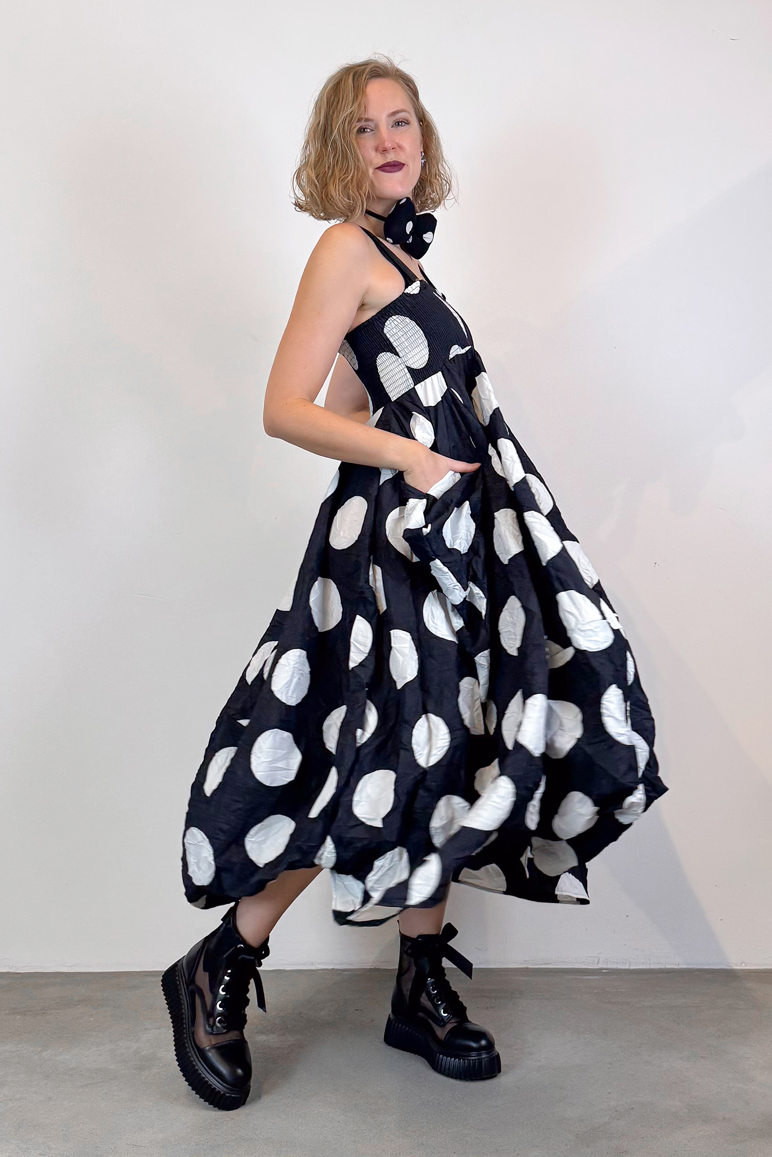Sommerkleid mit Punkten - Black white dots - 1152