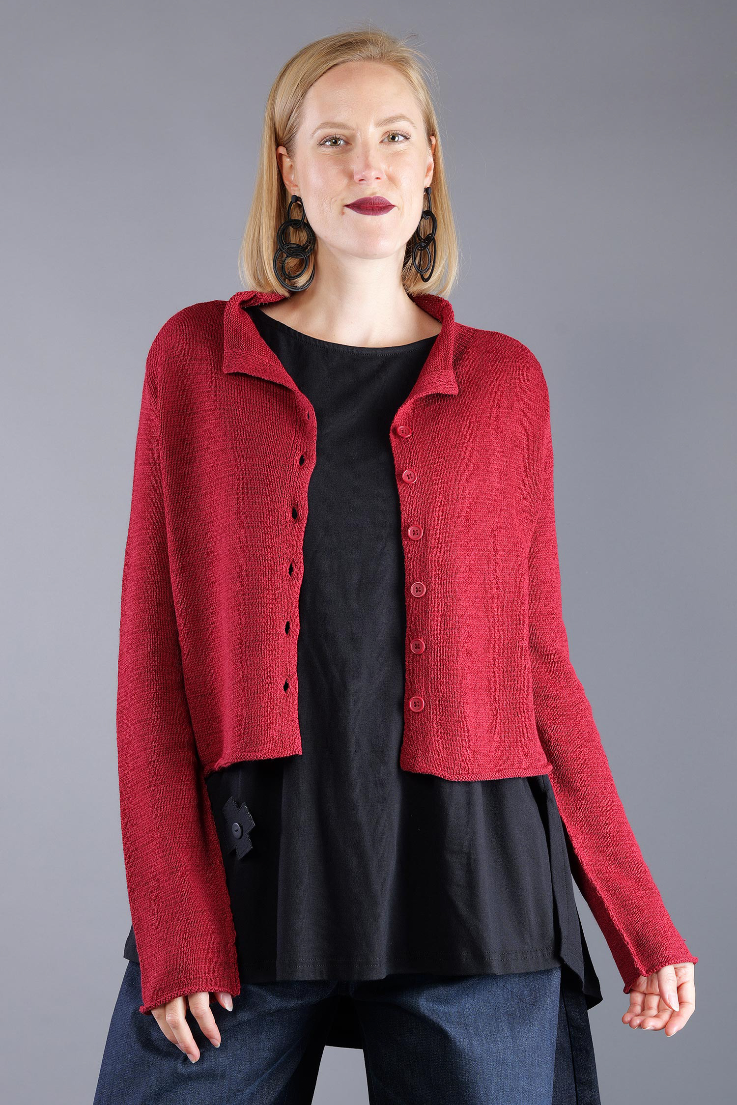 Short knitted jacket - Lava - 2263727111