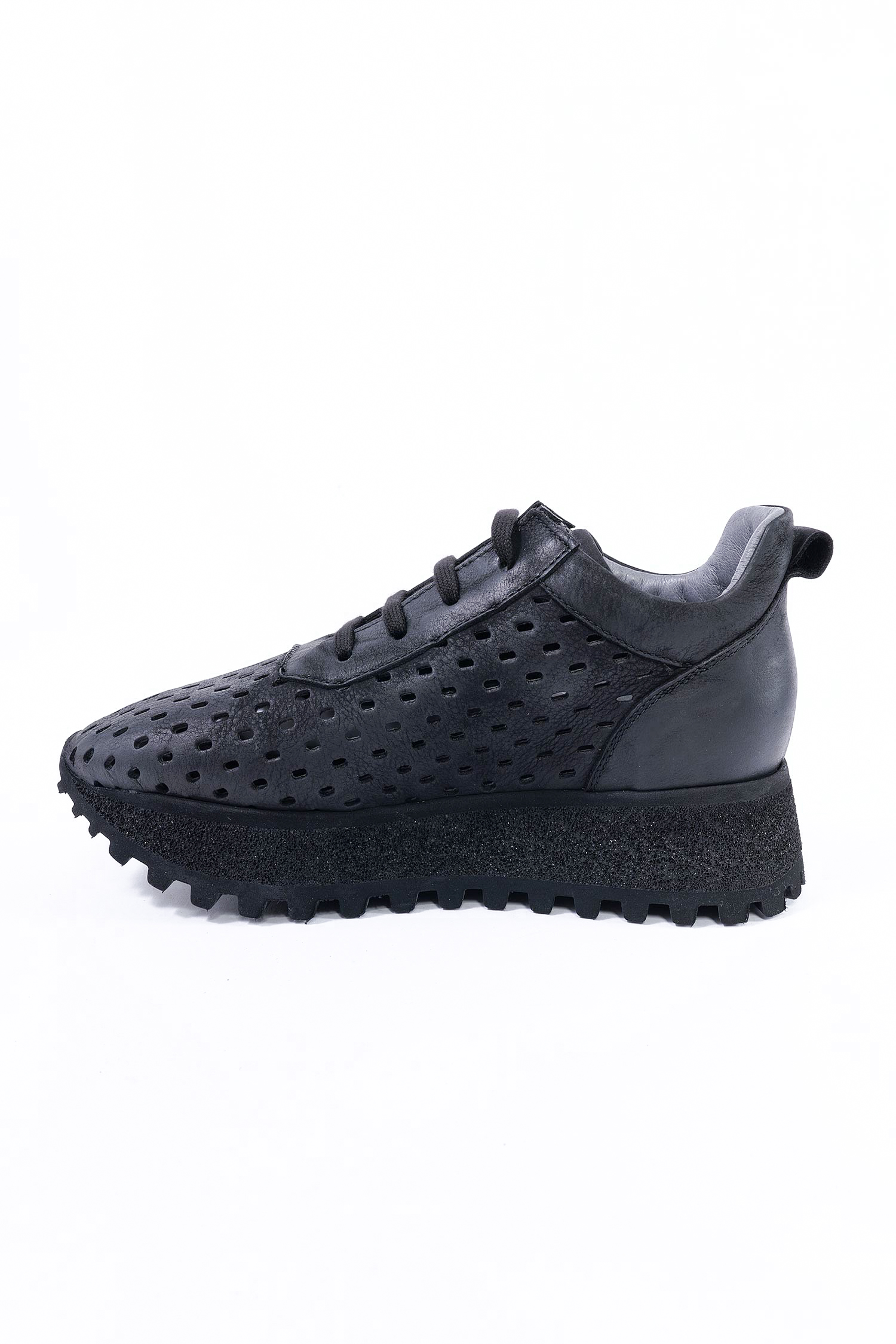 Perforated sneakers - black - 7643