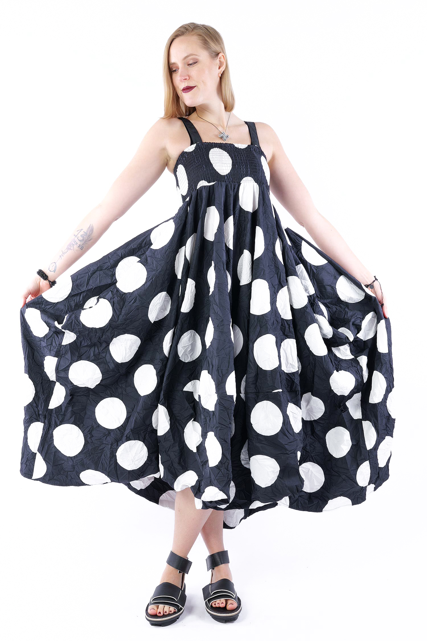 Sommerkleid mit Punkten - Black white dots - 1152