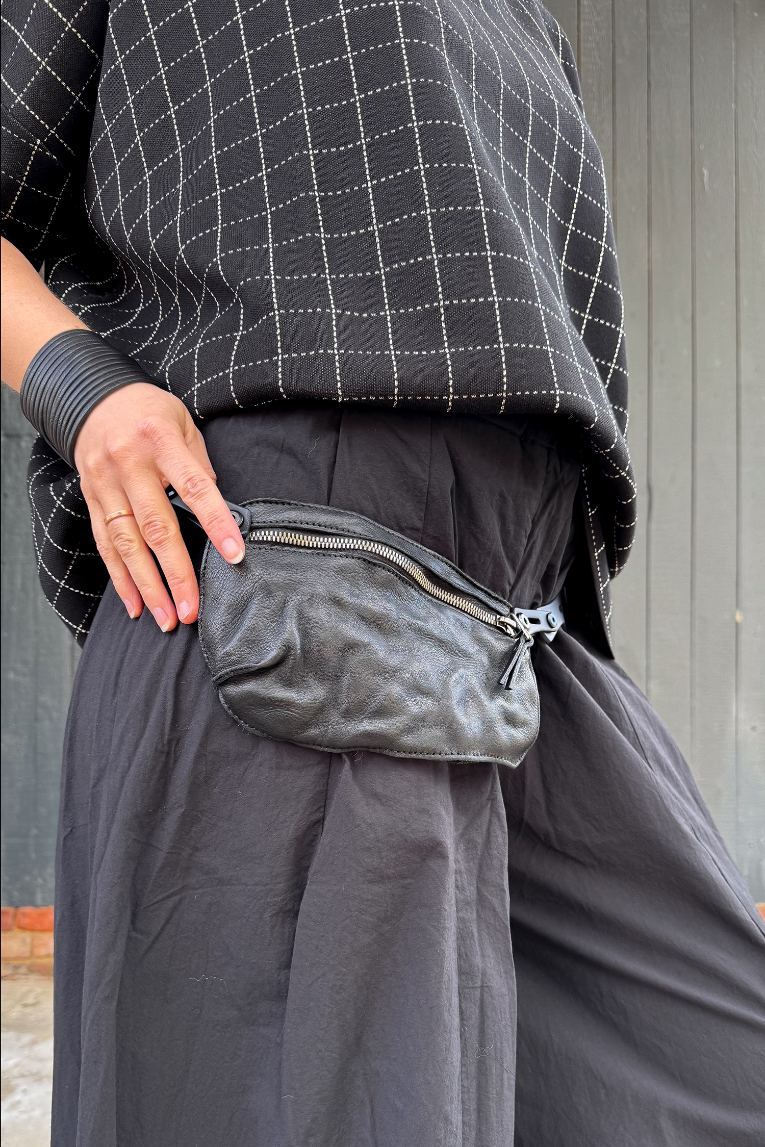 Leder Gürteltasche - schwarz - Omi