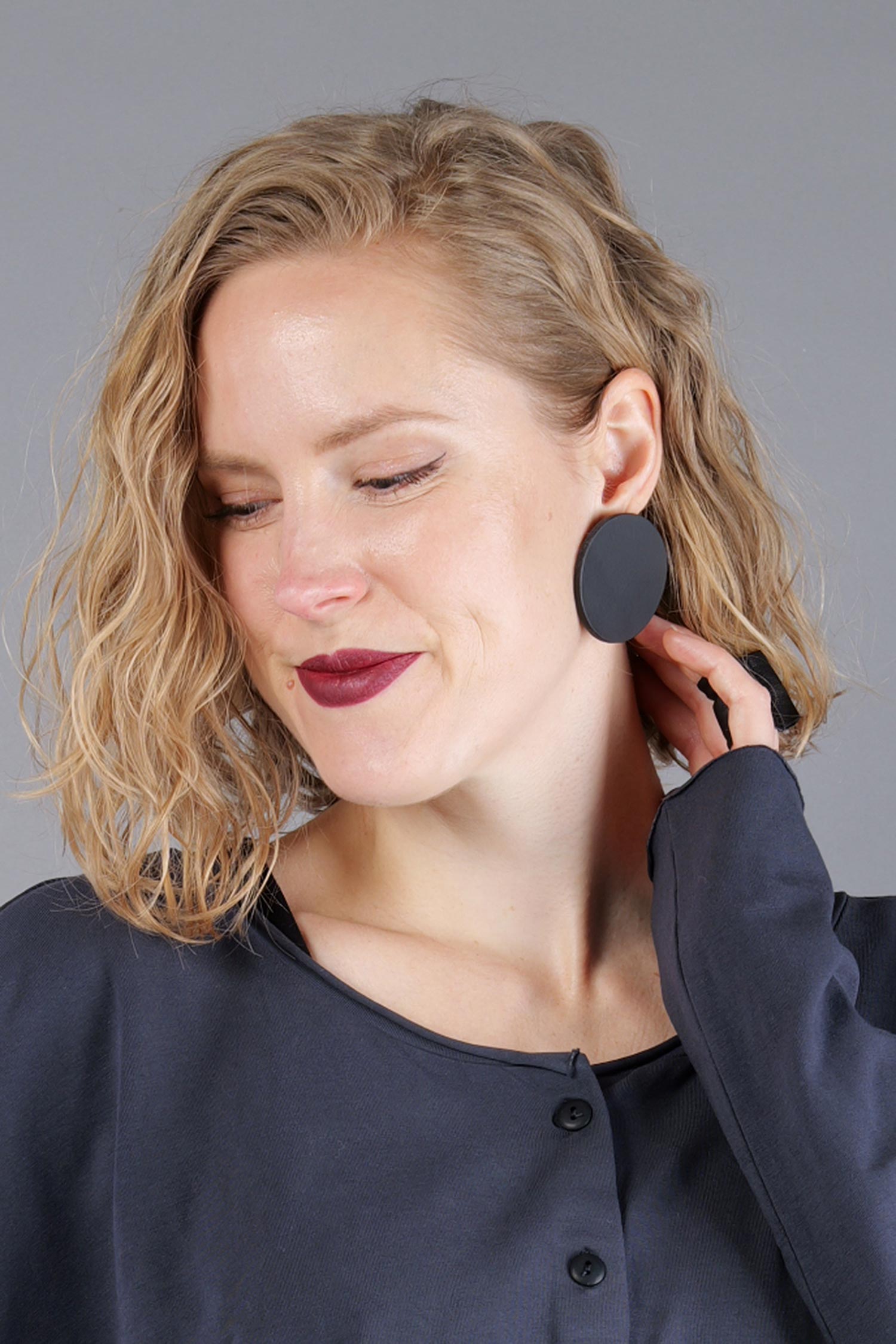 Round earrings - Polkadot P_M_Earrings - black