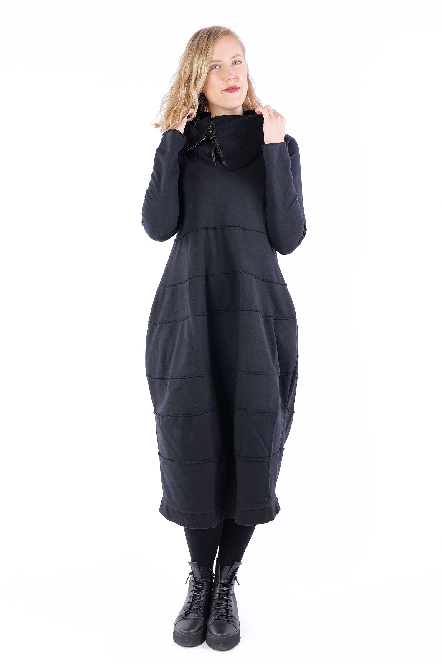 Tulpiges Sweatkleid - Schwarz - 25540