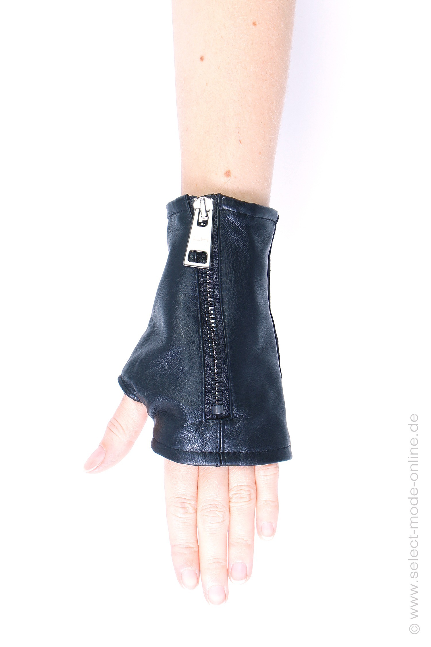 Leather cuffs - black