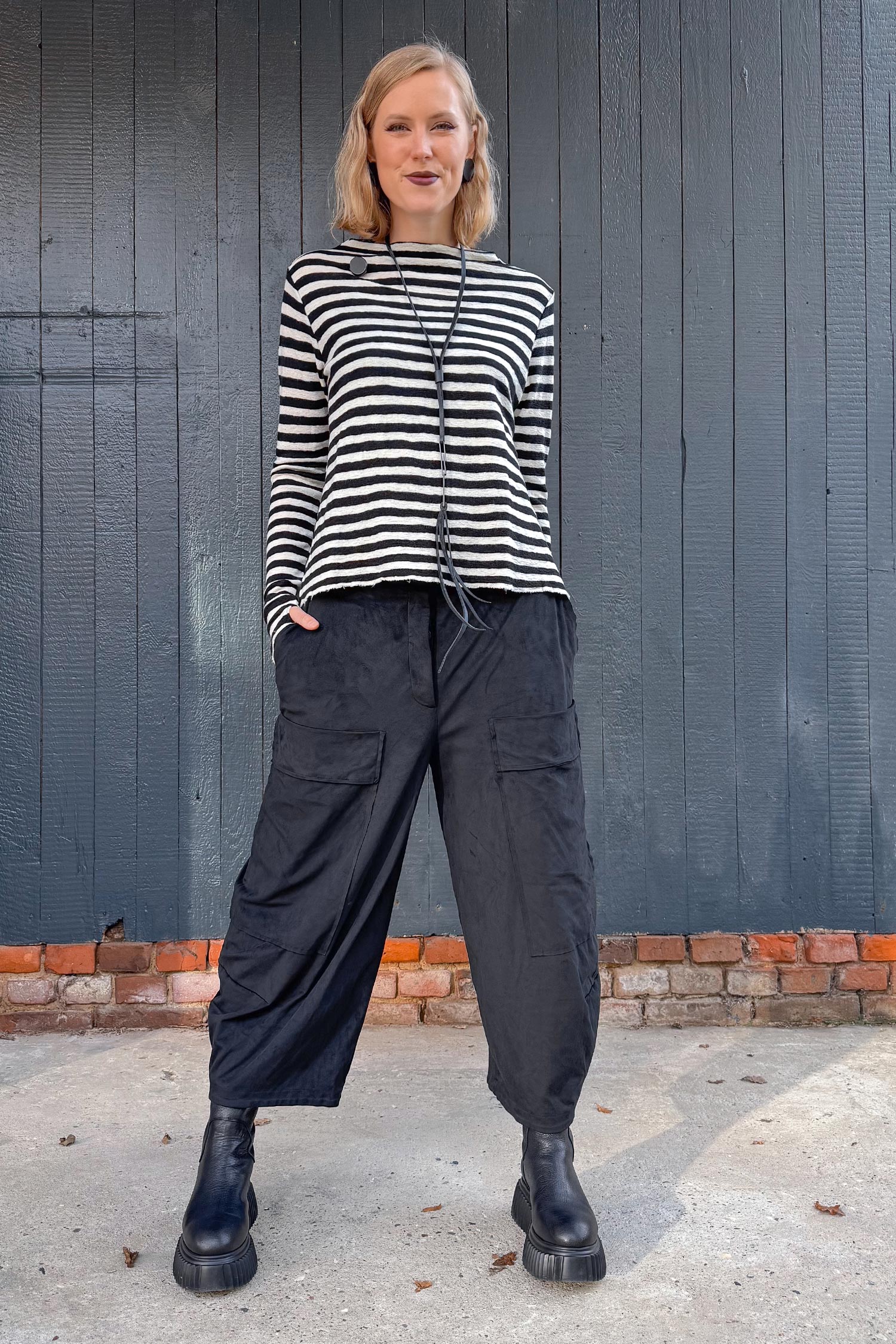 Velourleder-Optik Hose - Schwarz - 2253420101