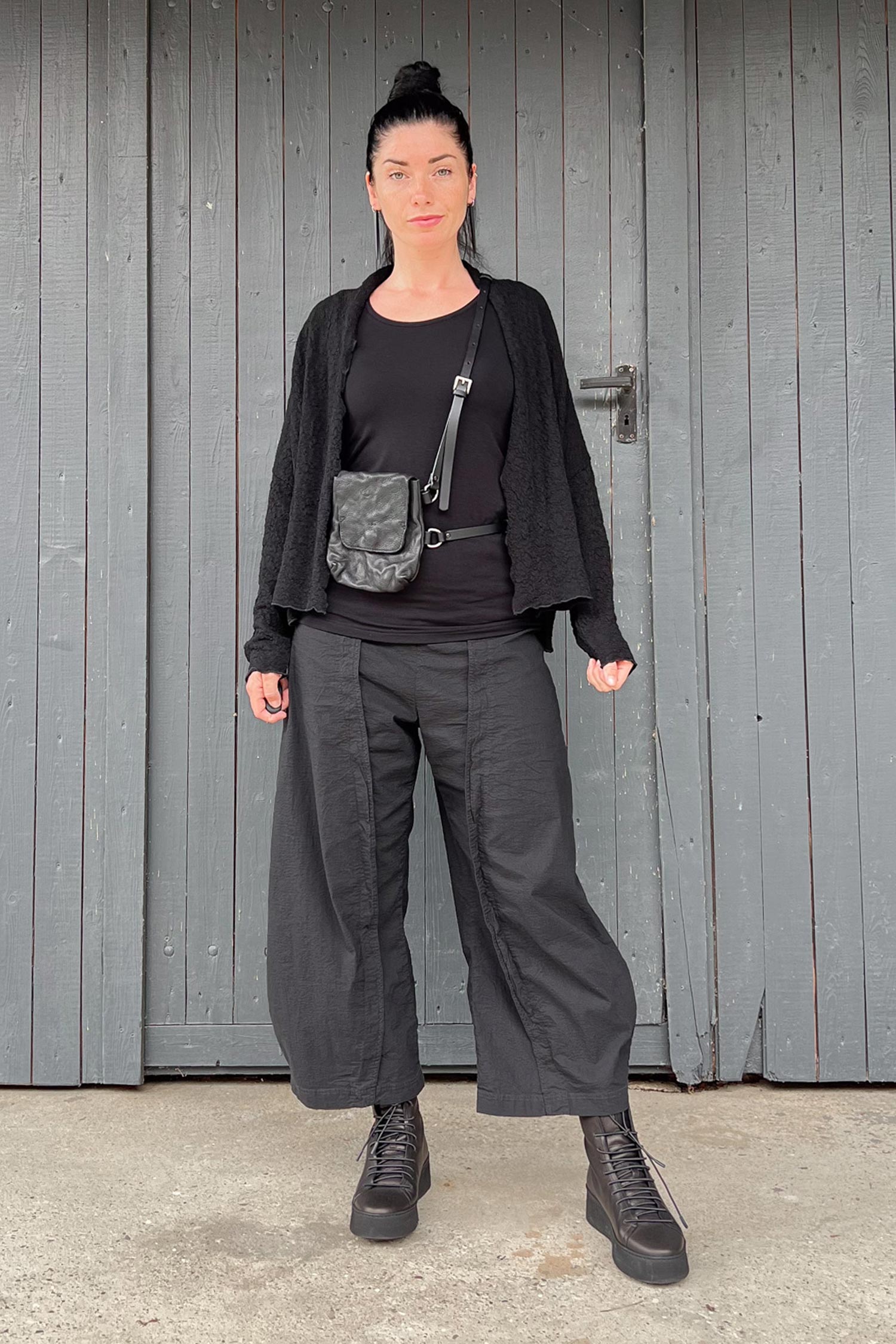 Tasche mit Gürteln - schwarz - Kei