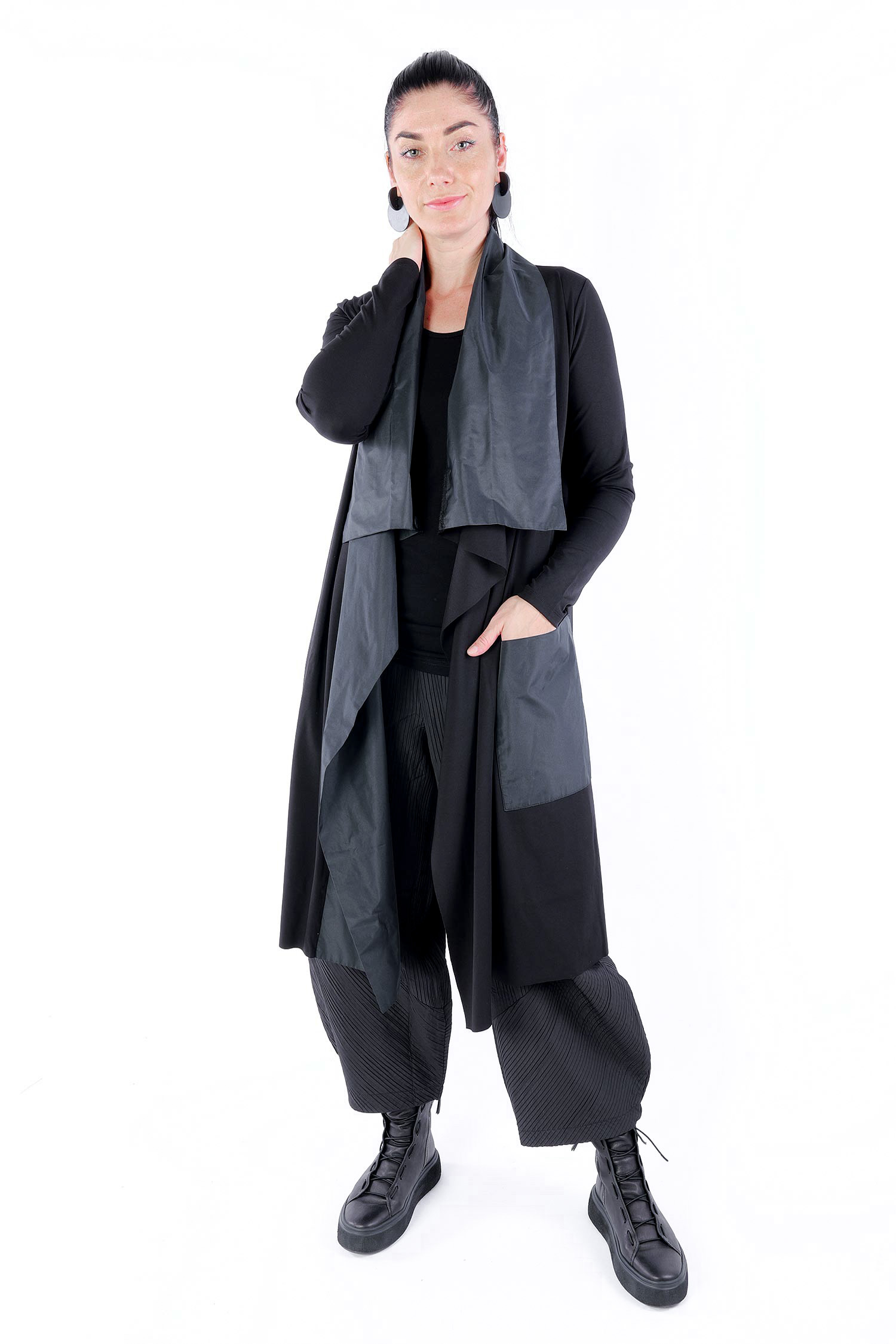 Kastiger Cardigan - Schwarz - W25-33