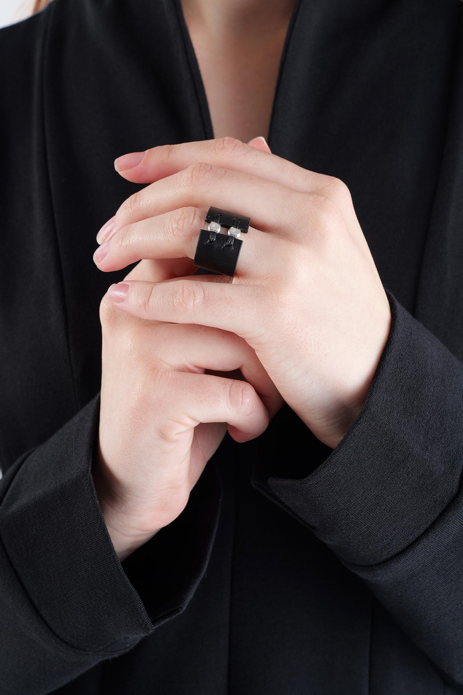 Ring with silver - Spheres_II Ring - Black / Silver