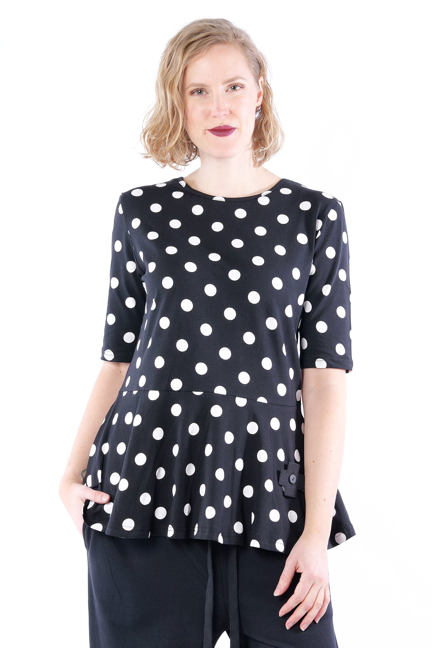 T-Shirt mit Gürtel - Black white dots - 5076