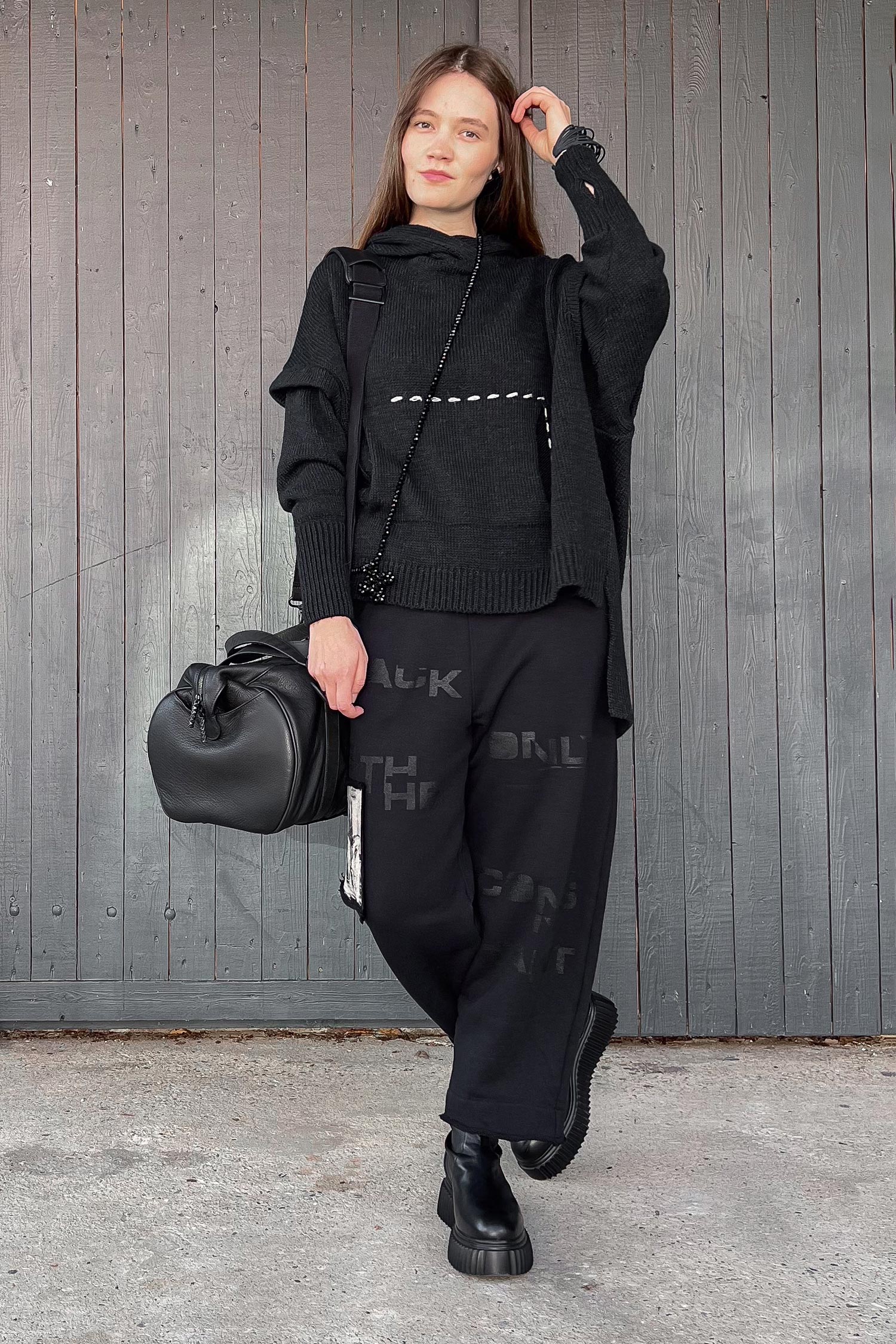 Knitted hoodie - Black - Edooh